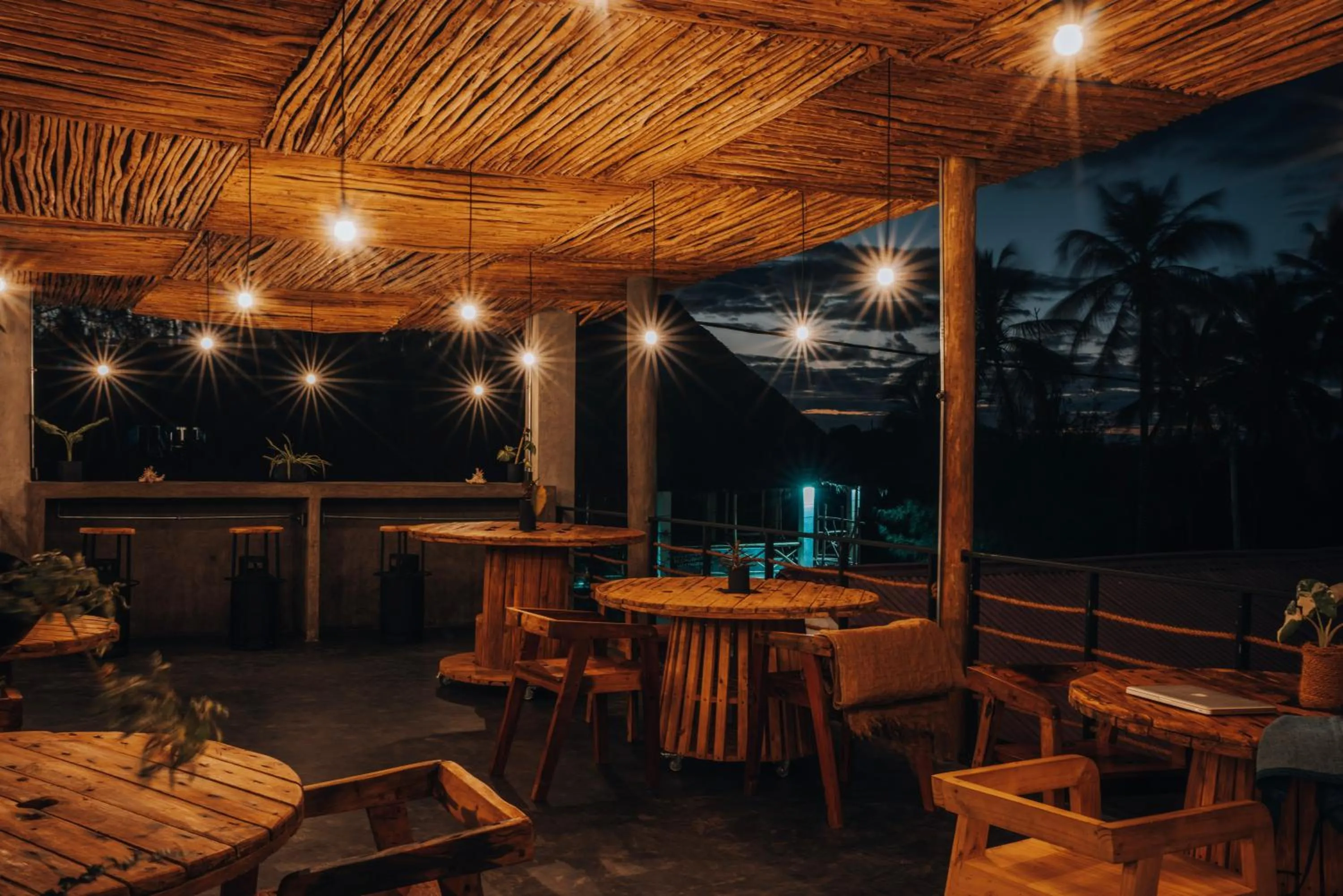 Night in BaraBara Eat&Sleep