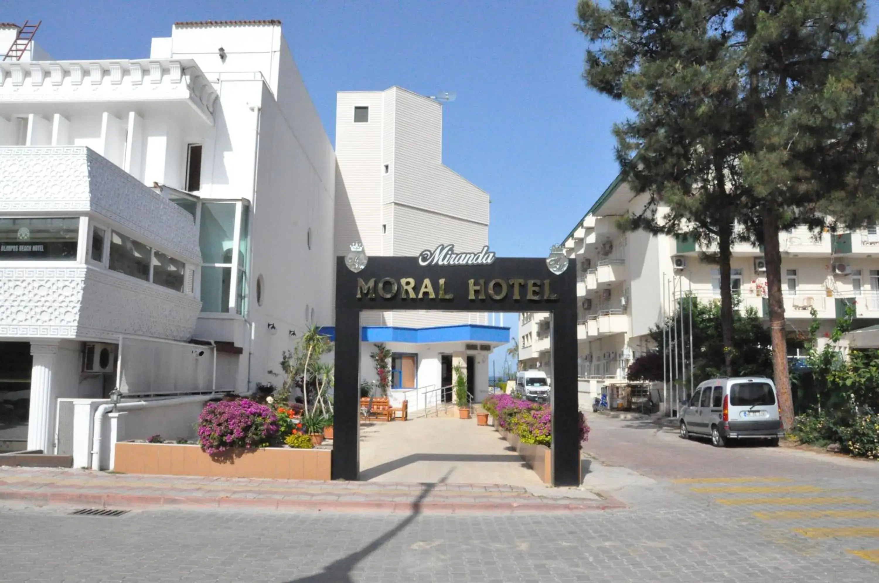 Facade/entrance, Property Building in Miranda Moral Beach