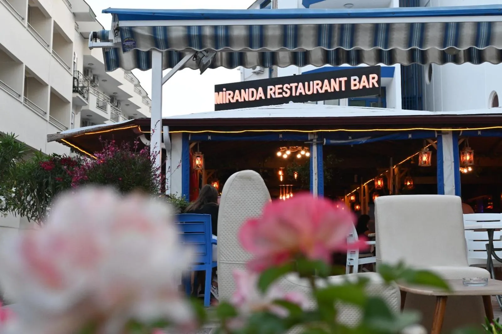 Restaurant/places to eat in Miranda Moral Beach