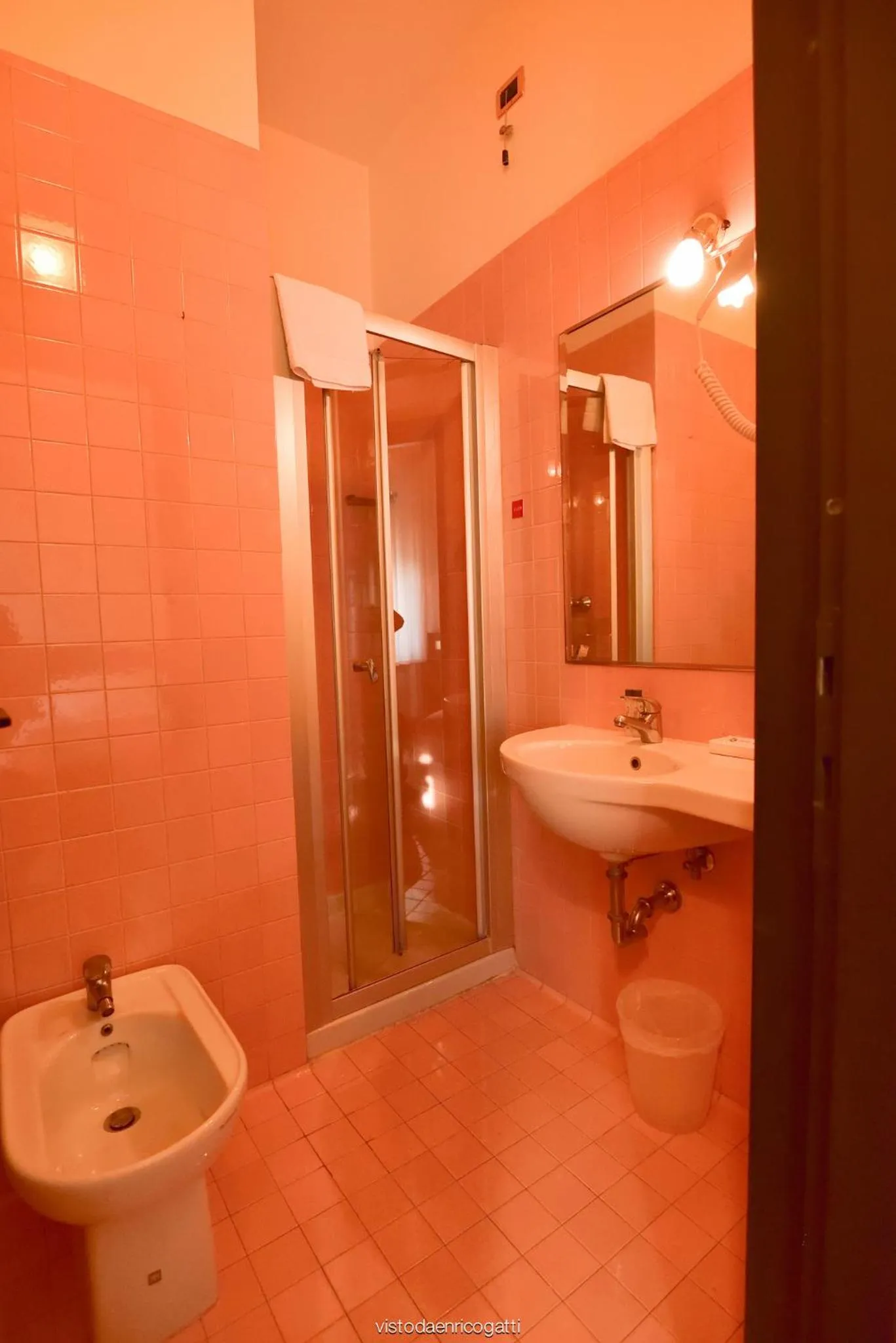 Shower in Hotel Quo Vadis