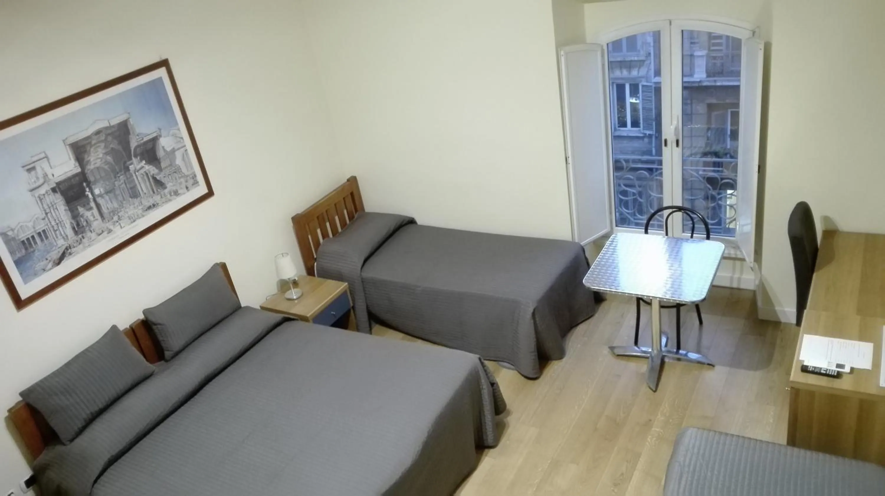 Photo of the whole room in Tourist House B&B