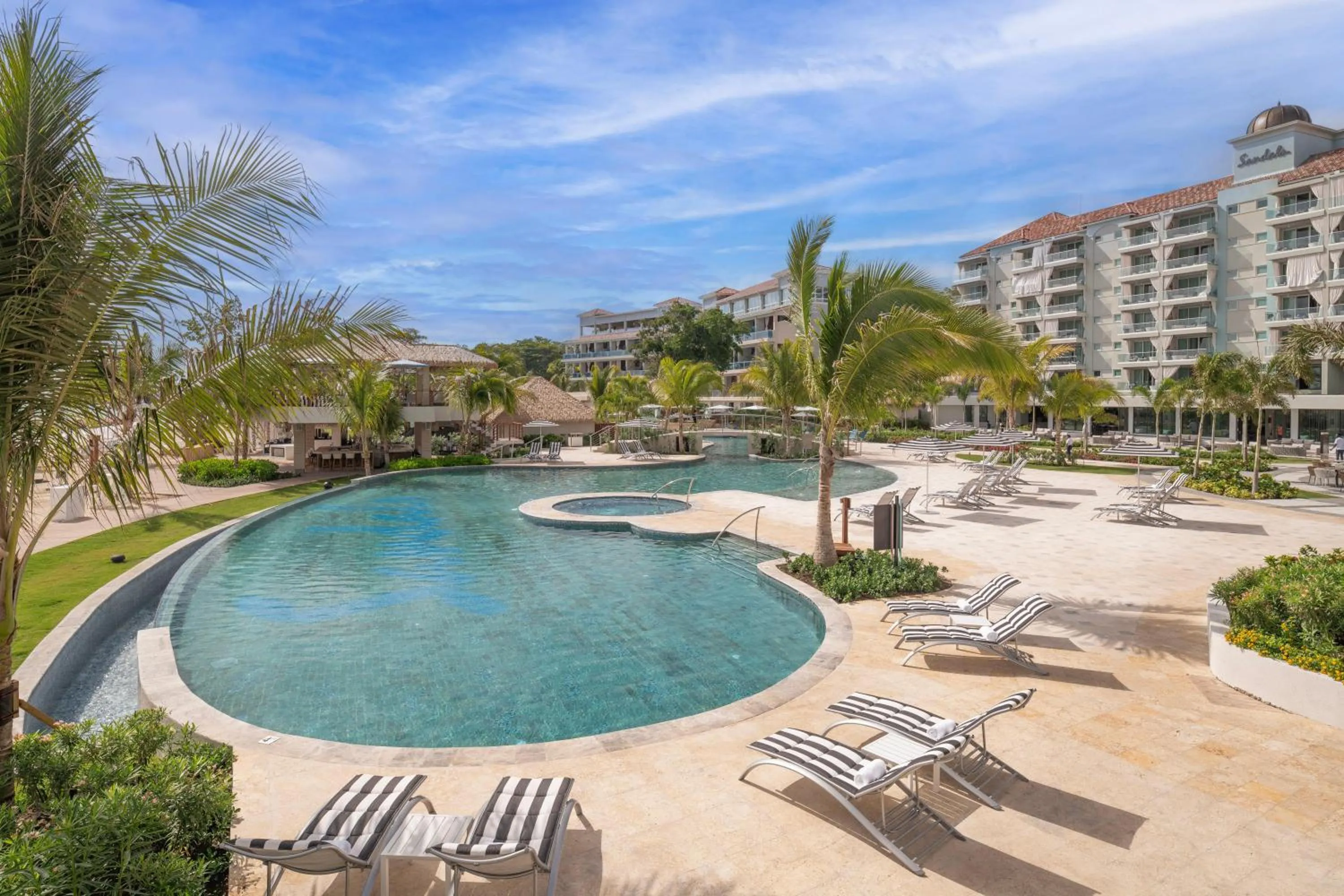 Swimming pool in Sandals Dunns River All Inclusive Couples Only