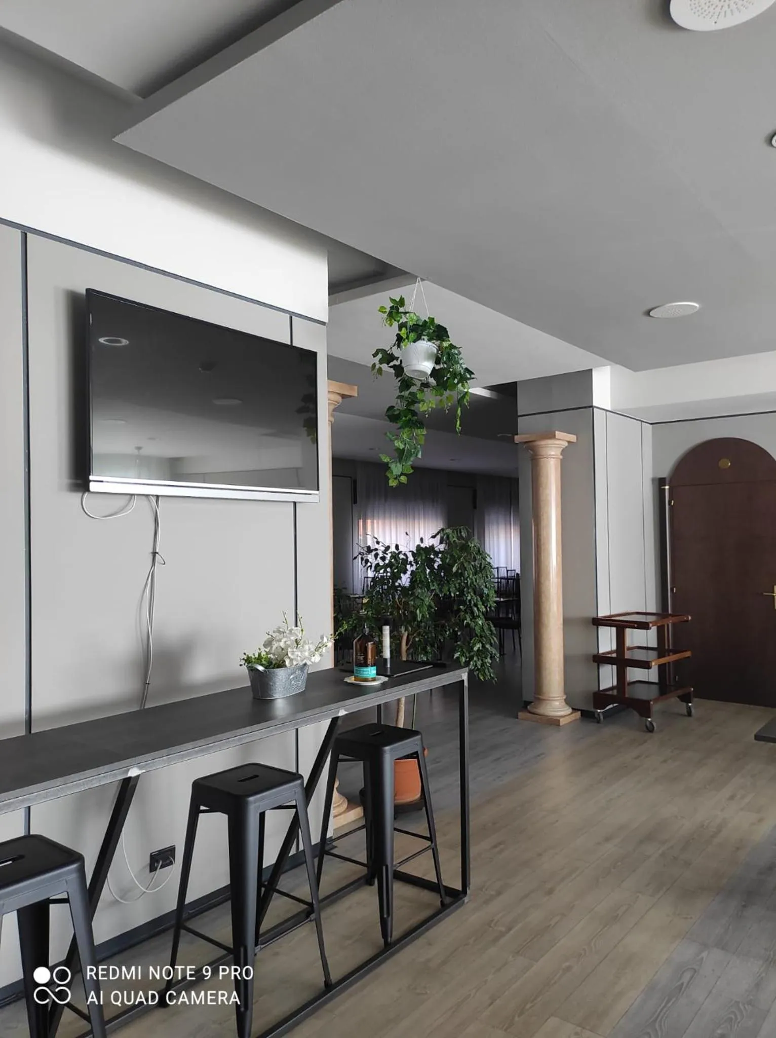 Communal lounge/ TV room in Hotel Bareta