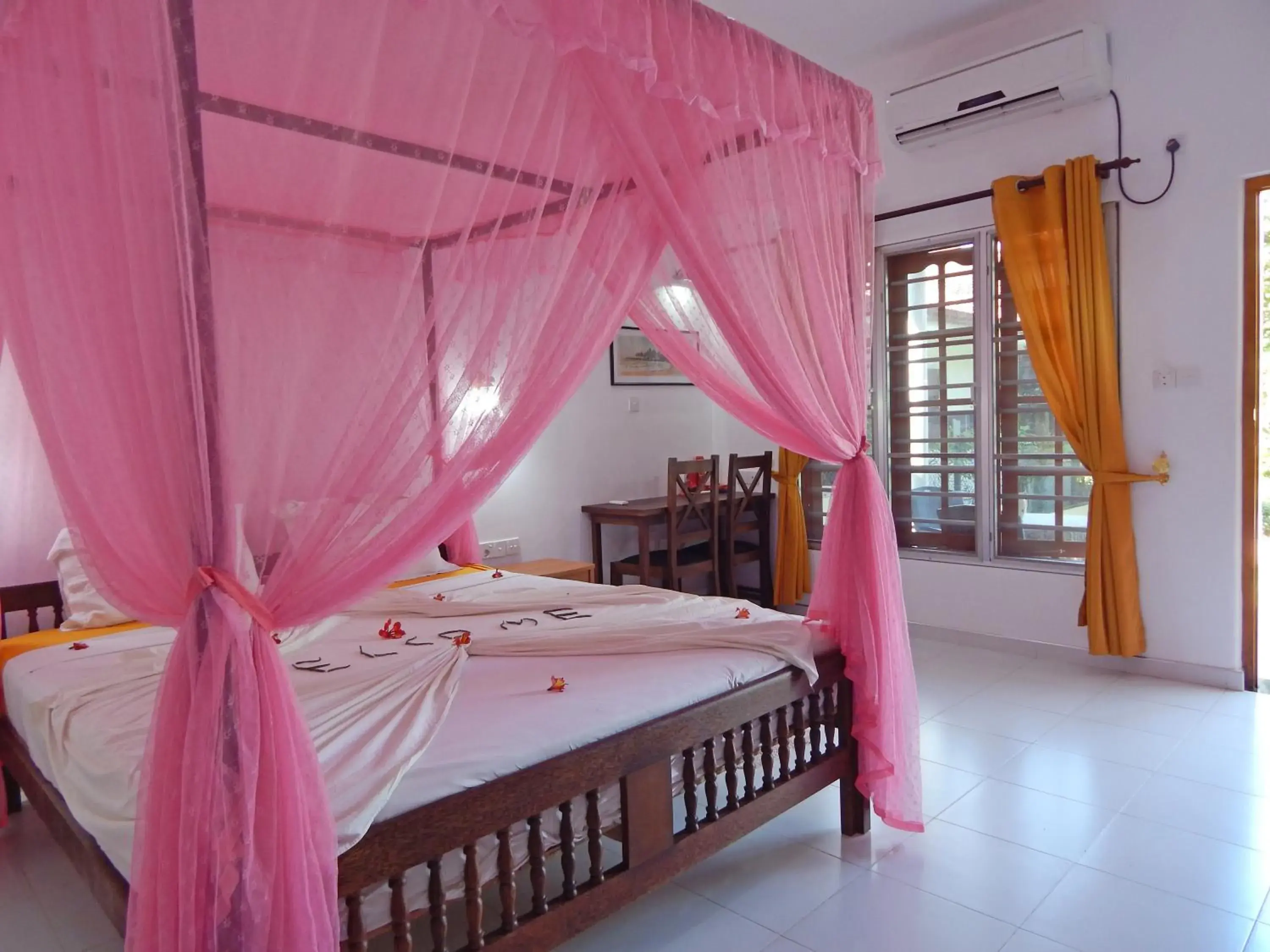 Deluxe Double Room with Balcony in Rico Shadow Guest House & Restaurant Deluxe Double Room with Balcony in Rico Shadow Guest House & Restaurant