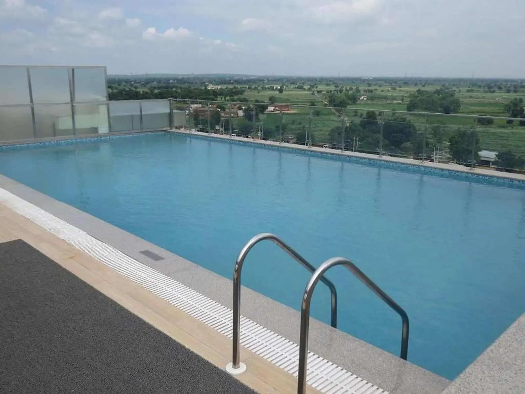 Pool view, Swimming Pool in Park Inn By Radisson Gurgaon Bilaspur