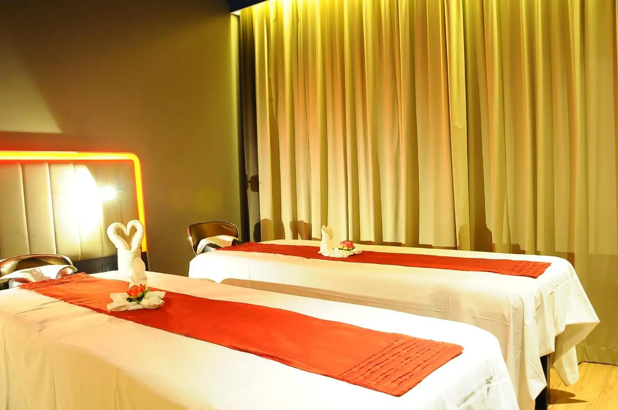 Bed in Park Inn By Radisson Gurgaon Bilaspur