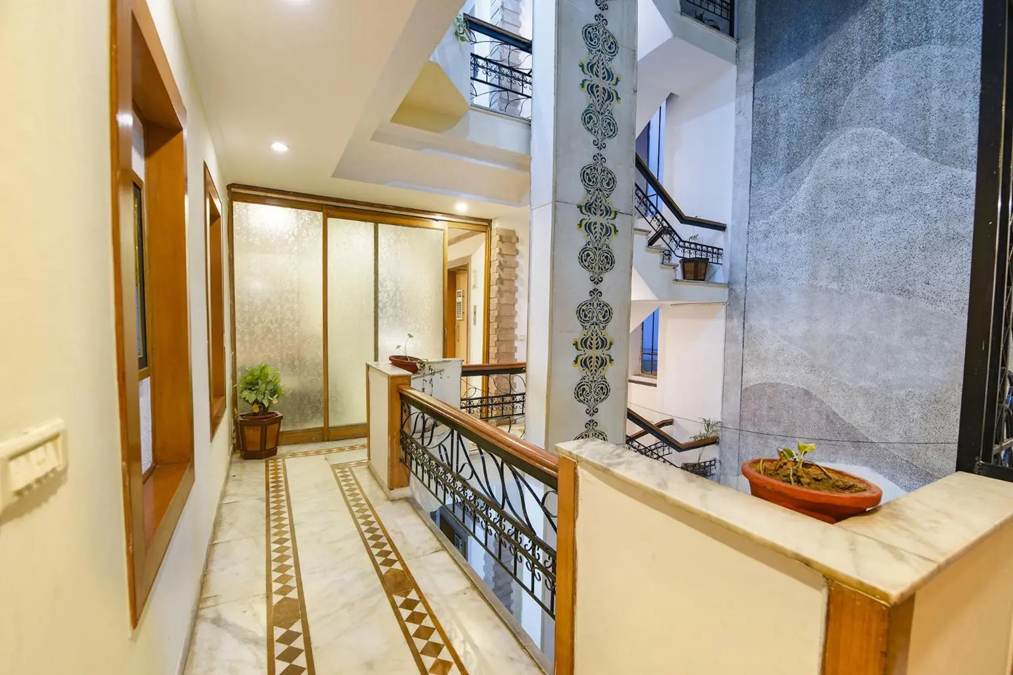 Lobby or reception in FabHotel Siris 18 - Aravali Biodiversity Park Lobby or reception in FabHotel Siris 18 - Aravali Biodiversity Park