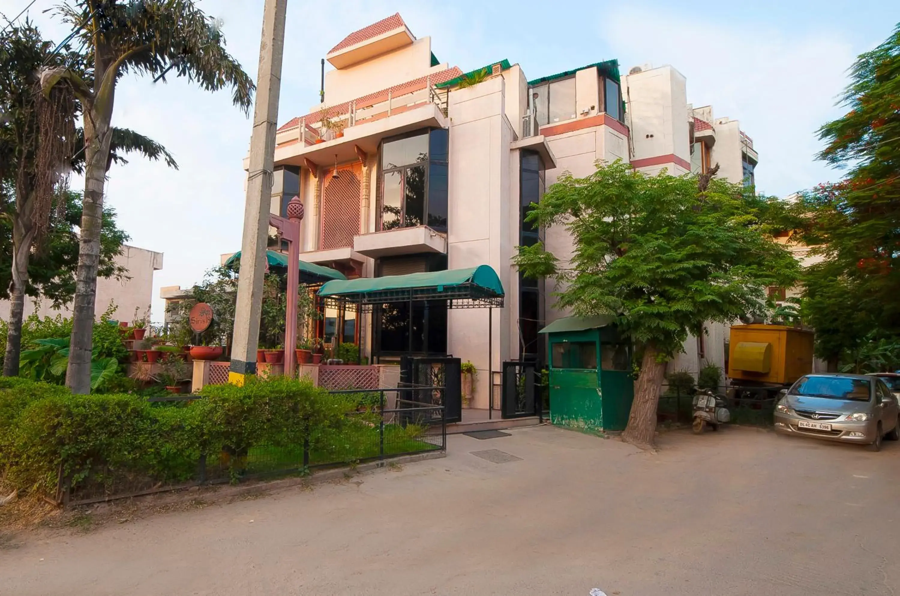 Facade/entrance, Property Building in Siris 18 Hotel Gurgaon