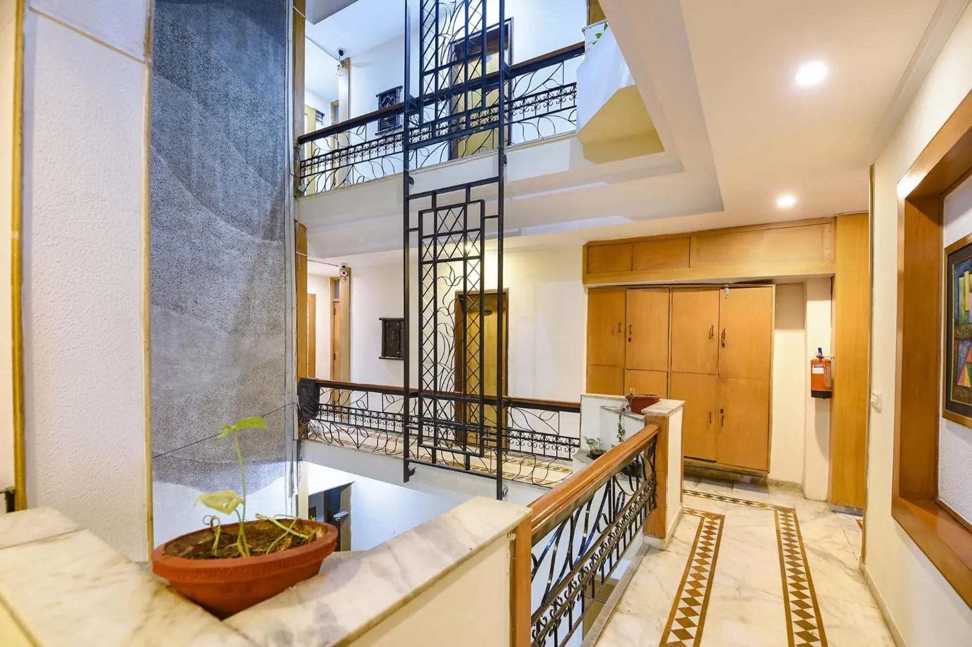 Lobby or reception in FabHotel Siris 18 - Aravali Biodiversity Park Lobby or reception in FabHotel Siris 18 - Aravali Biodiversity Park