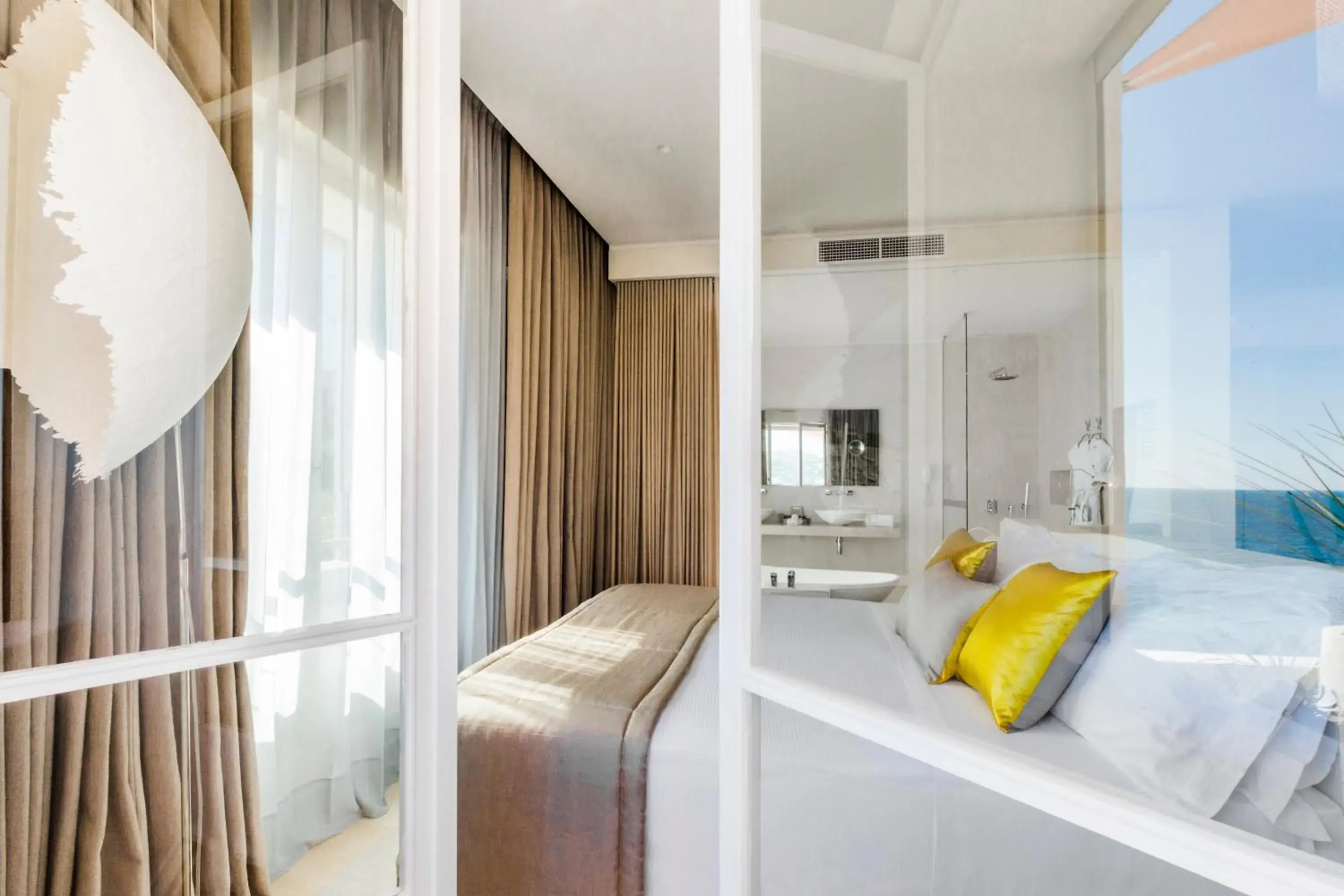 Photo of the whole room, Bed in Le Petit Nice - Passedat Photo of the whole room, Bed in Le Petit Nice - Passedat