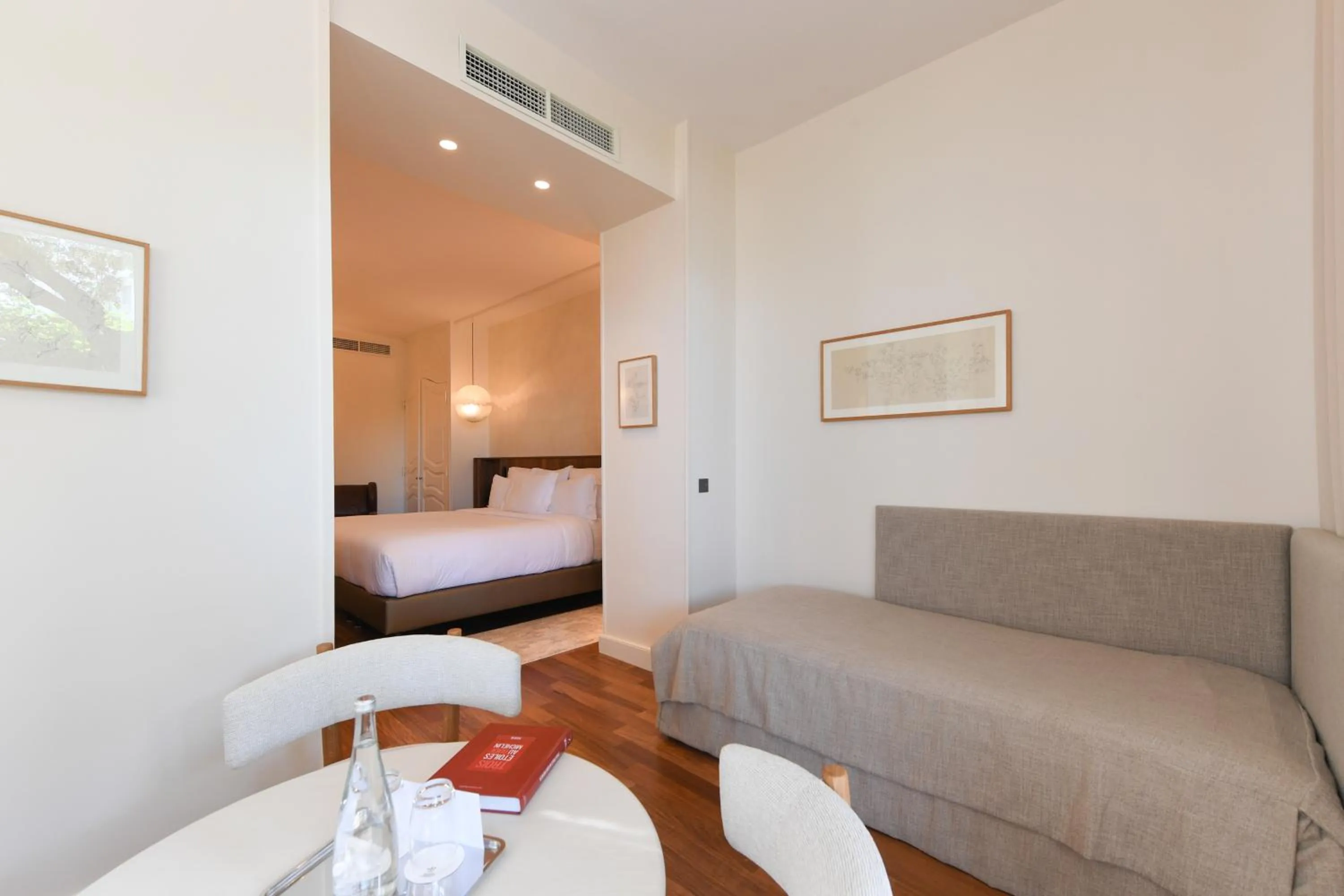 Living room, Bed in Le Petit Nice - Passedat