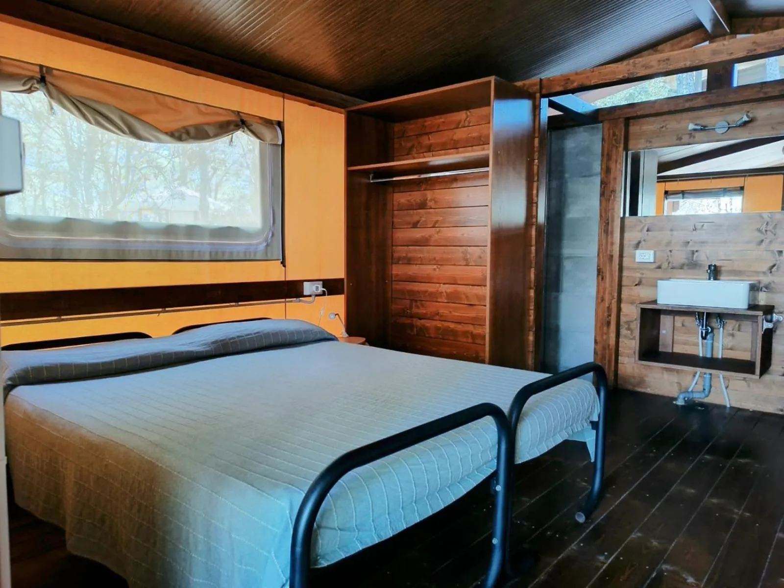 Bed in Villaggio Camping Calapineta