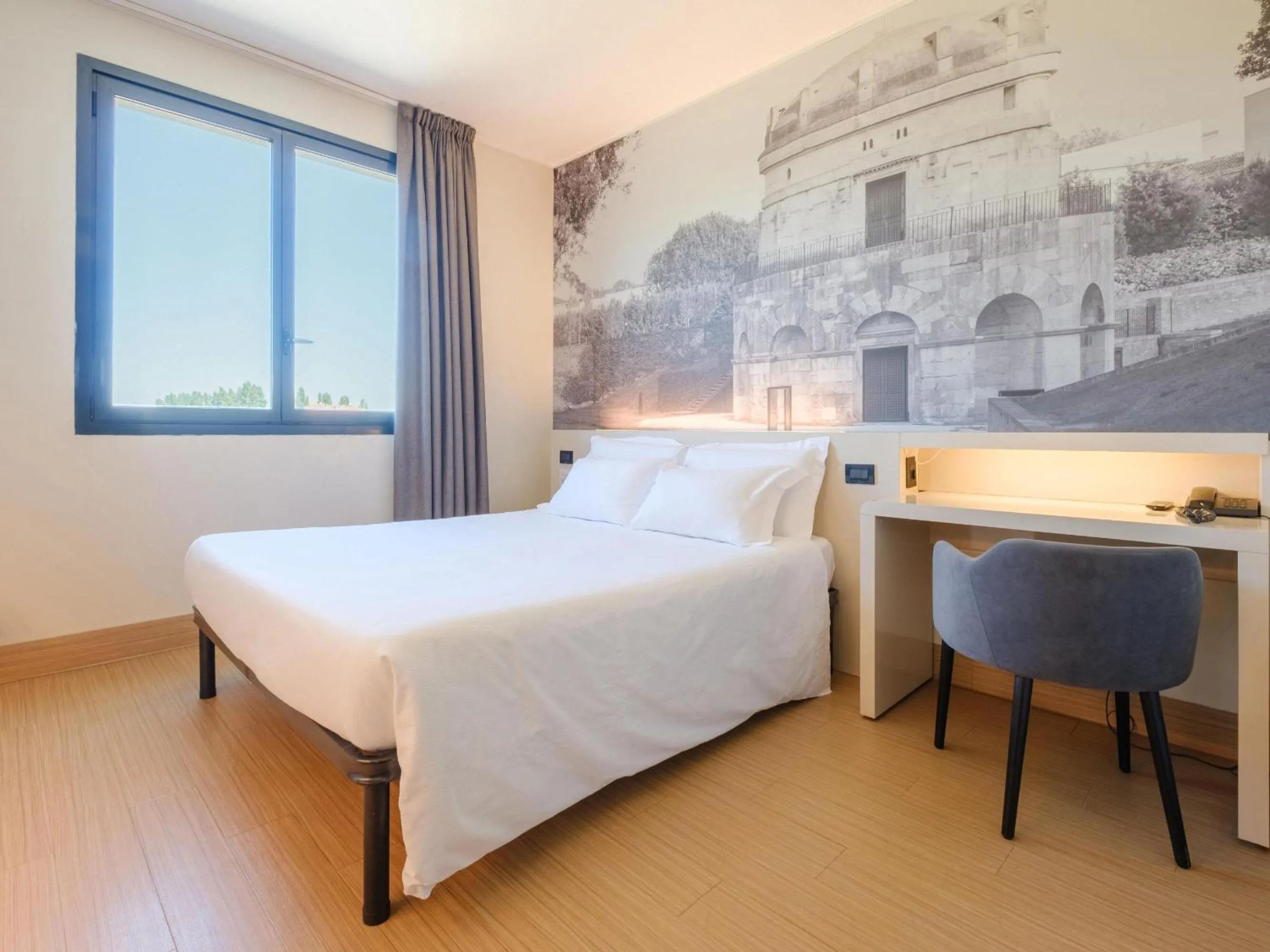 Photo of the whole room, Bed in B&B Hotel Ravenna