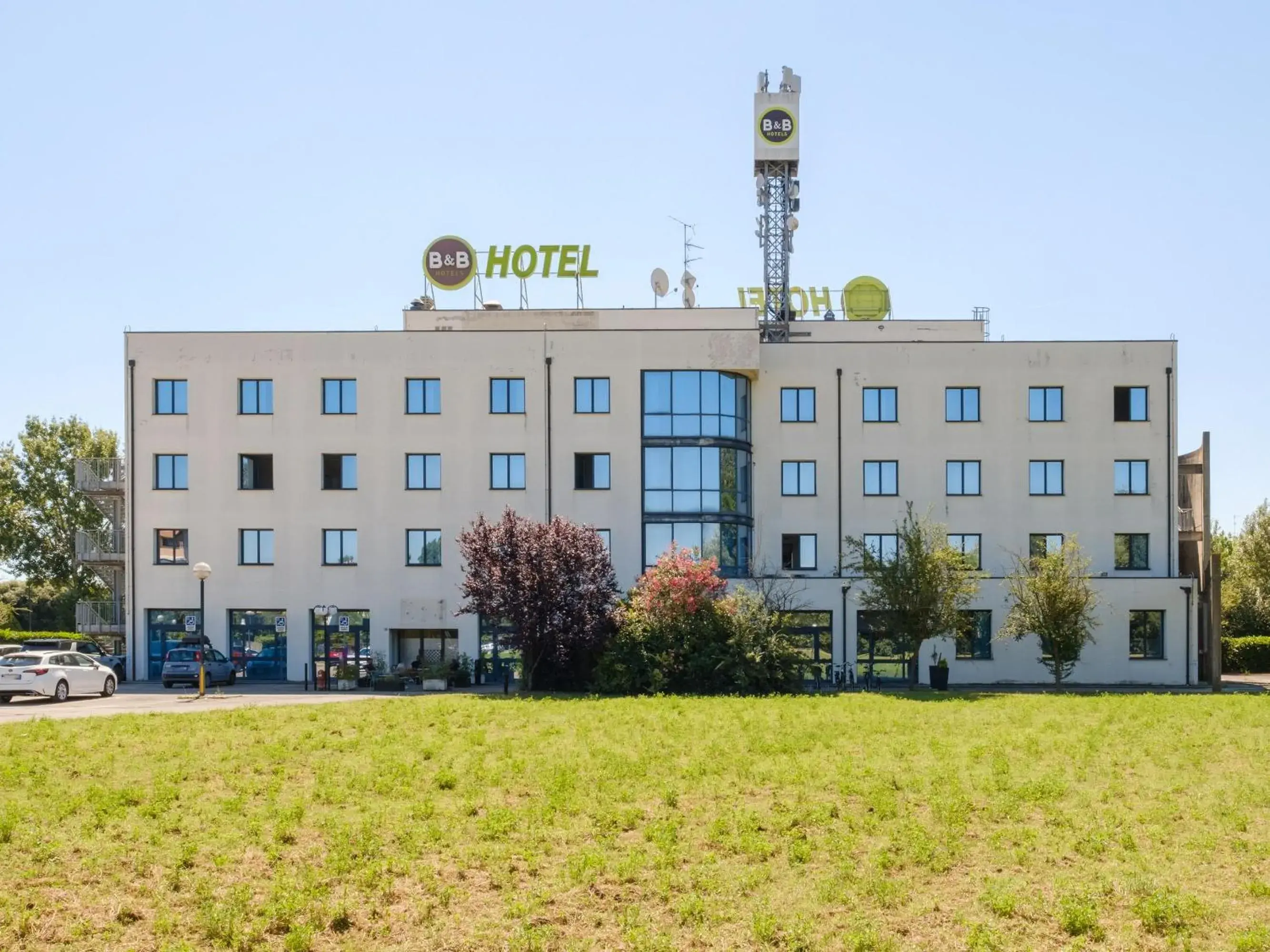 Property building in B&B Hotel Ravenna Property building in B&B Hotel Ravenna