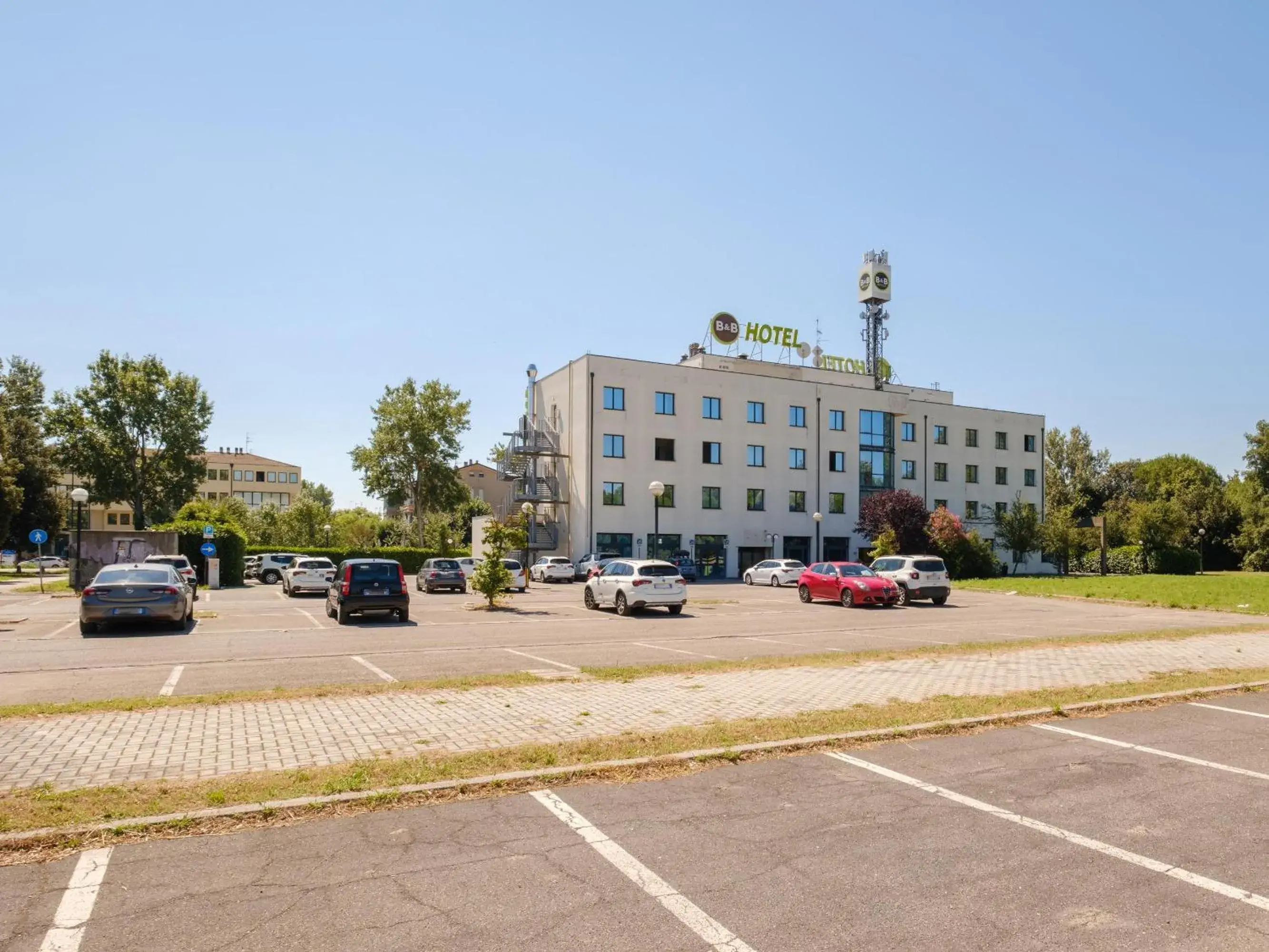 Property building in B&B Hotel Ravenna Property building in B&B Hotel Ravenna