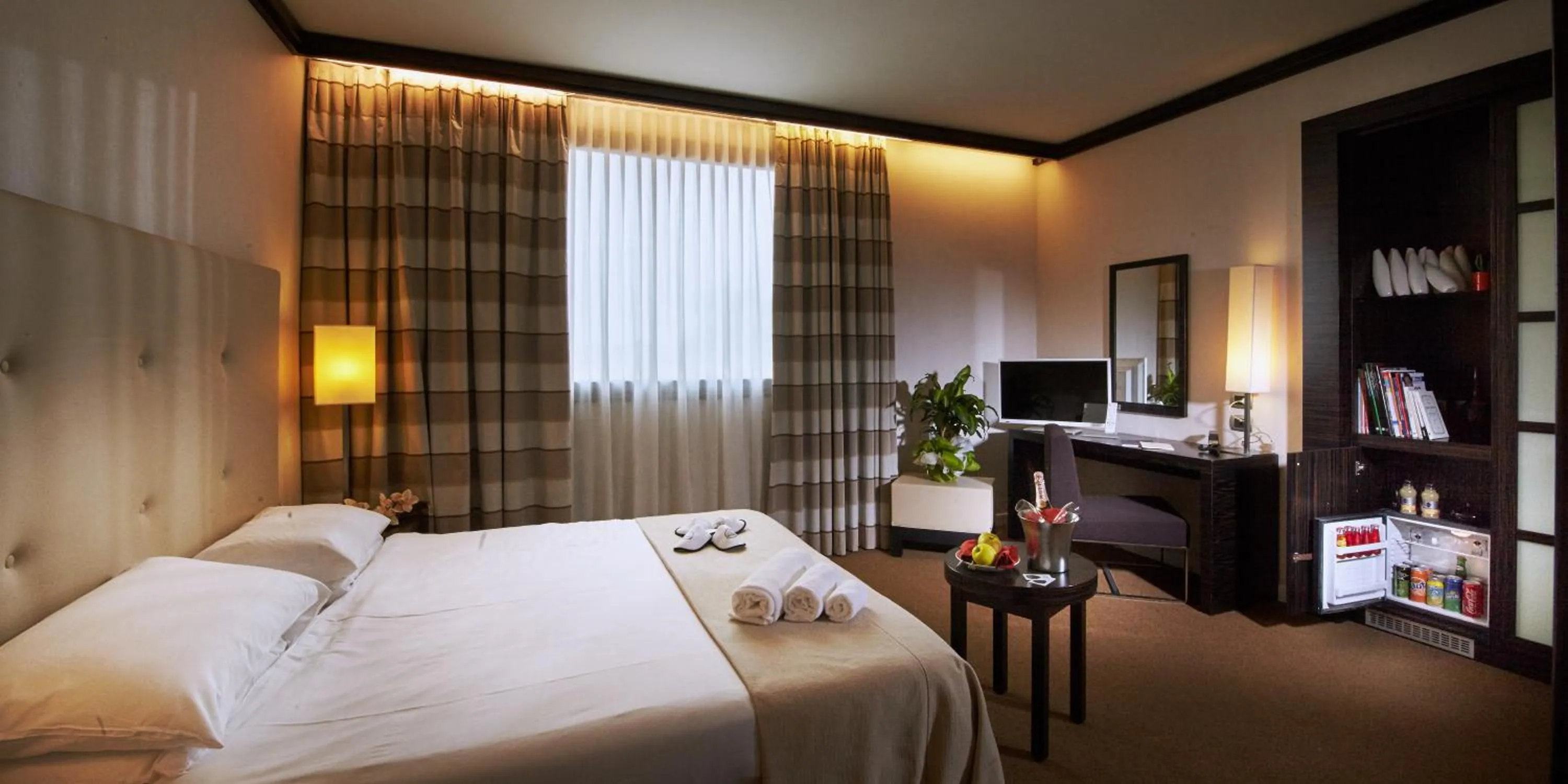 Bedroom, Bed in Hotel Pisa Valdera