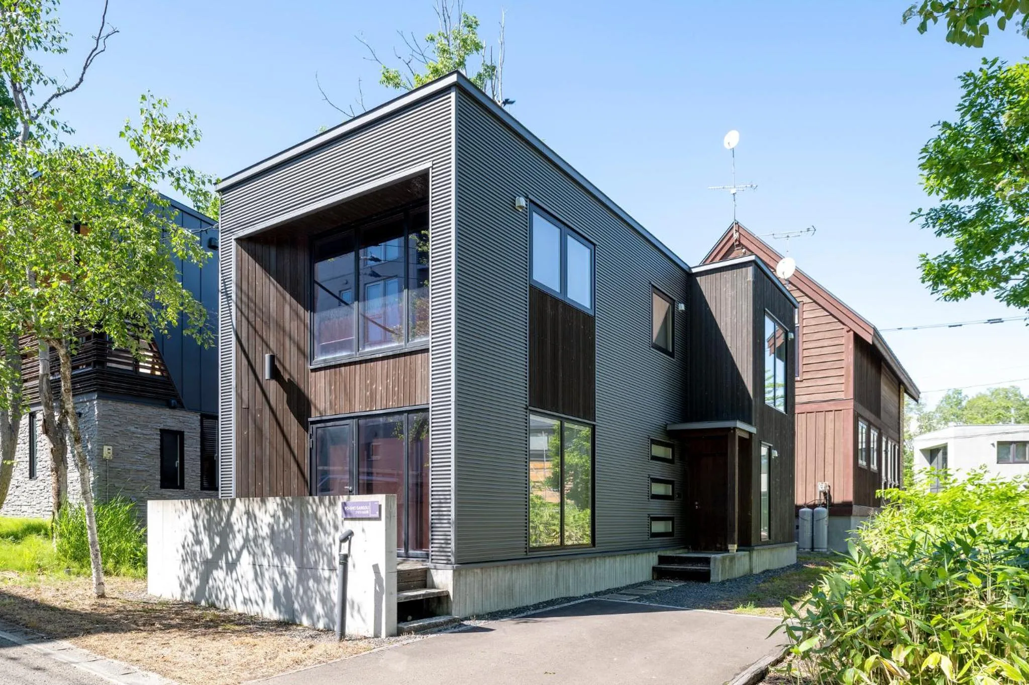 Three-Bedroom House in Fo Sho Sansou