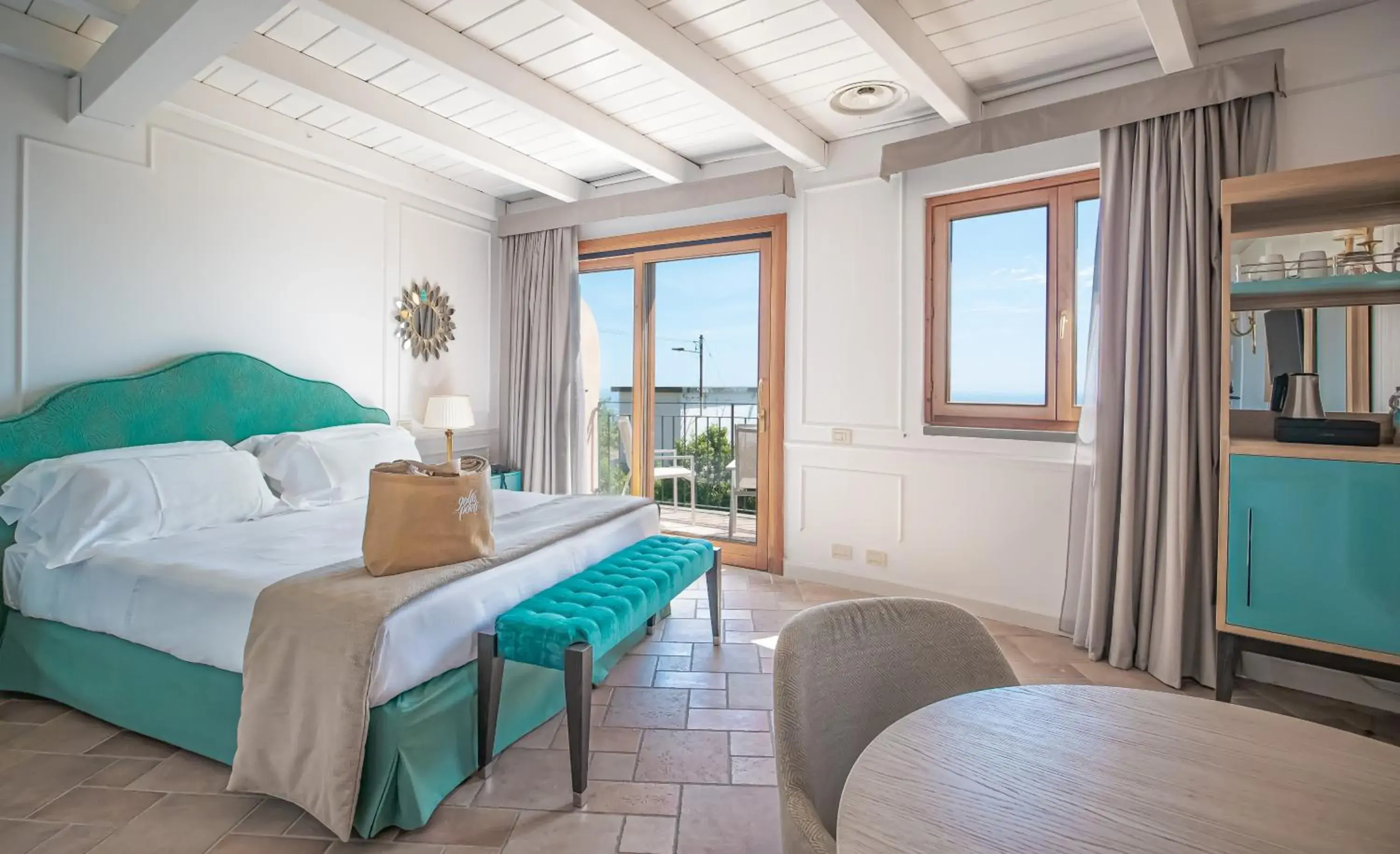 Superior Double or Twin Room with Partial Sea View in Golfo dei Poeti Relais & Spa Superior Double or Twin Room with Partial Sea View in Golfo dei Poeti Relais & Spa