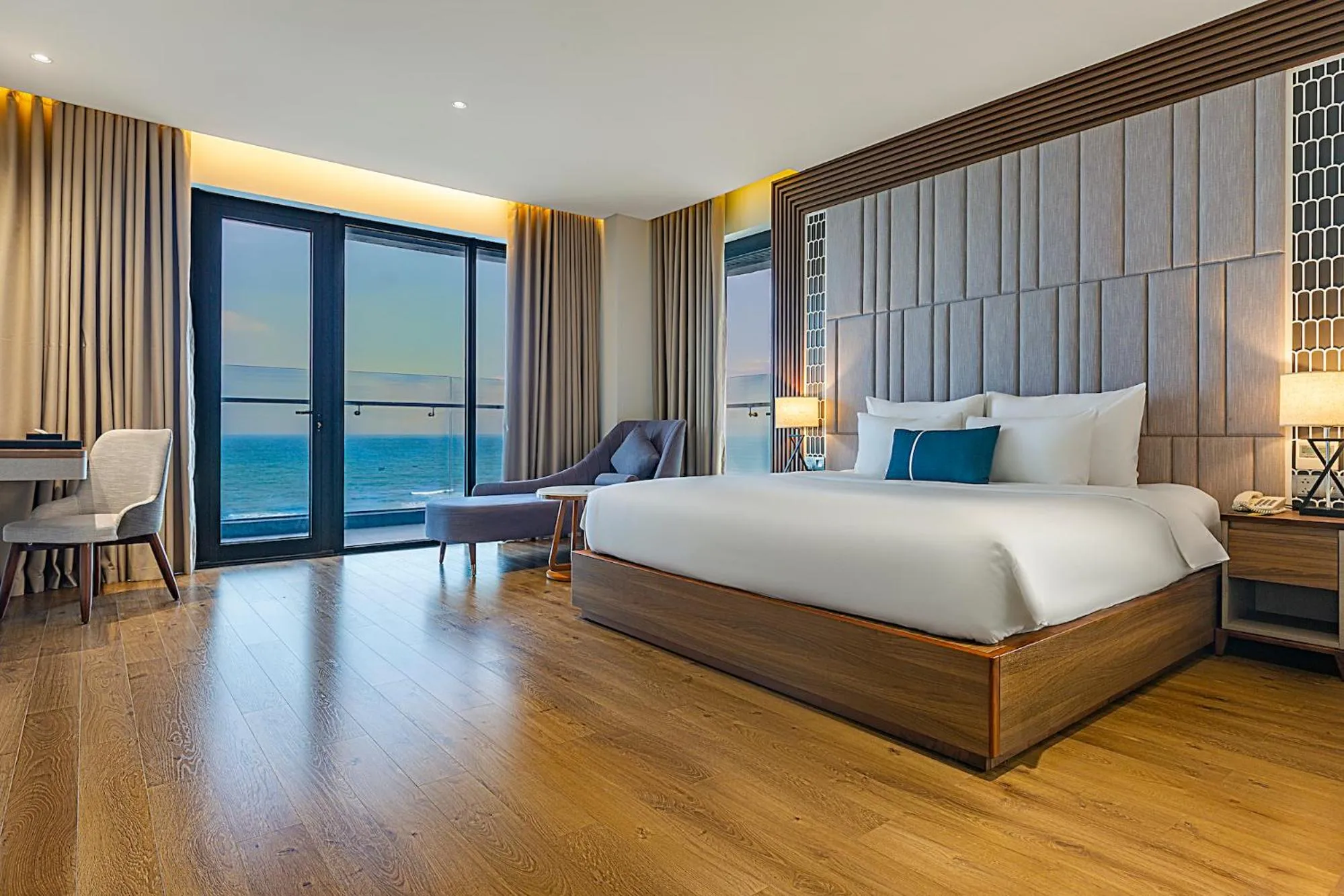 Photo of the whole room, Bed in Peninsula Hotel Danang