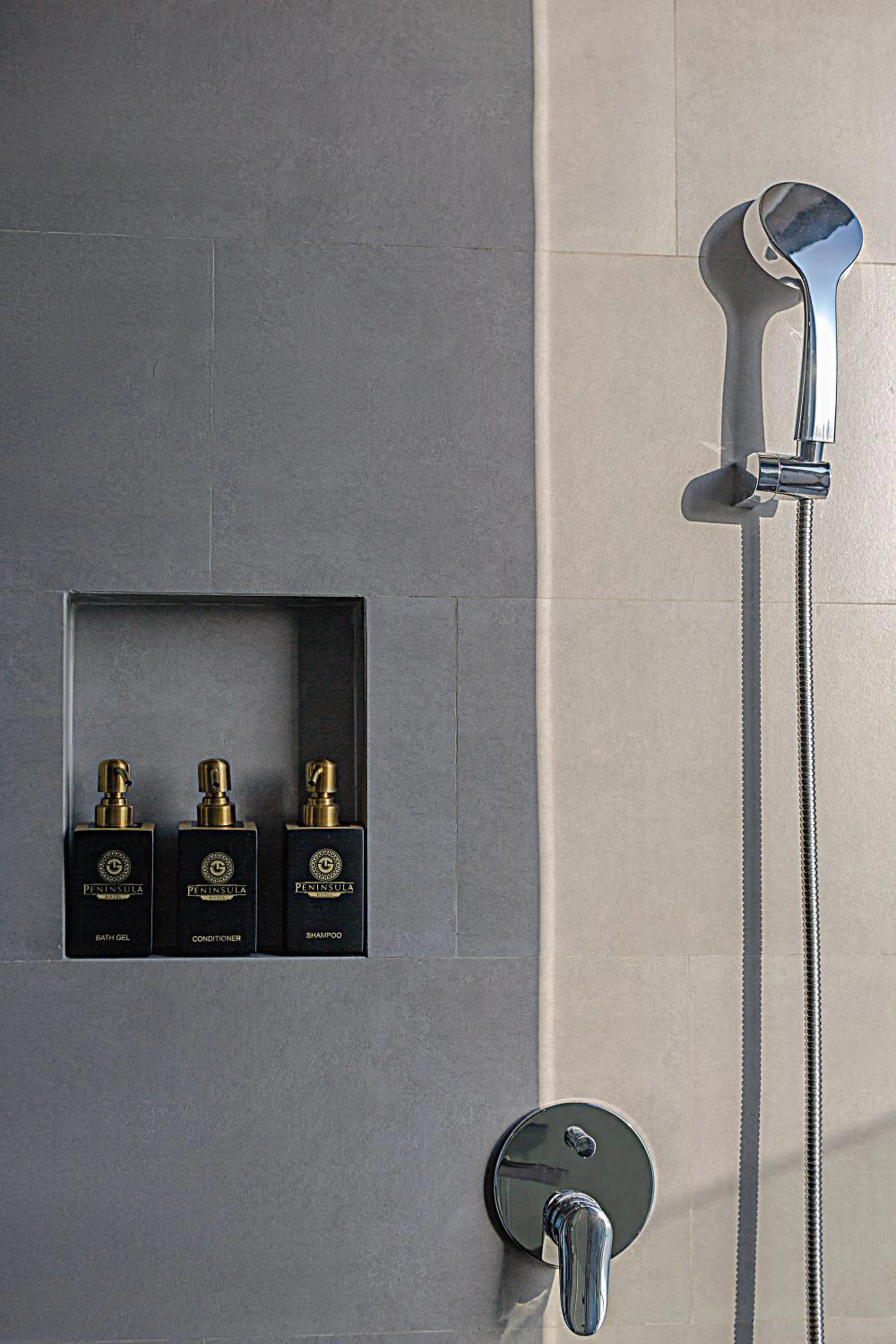 Shower in Peninsula Hotel Danang