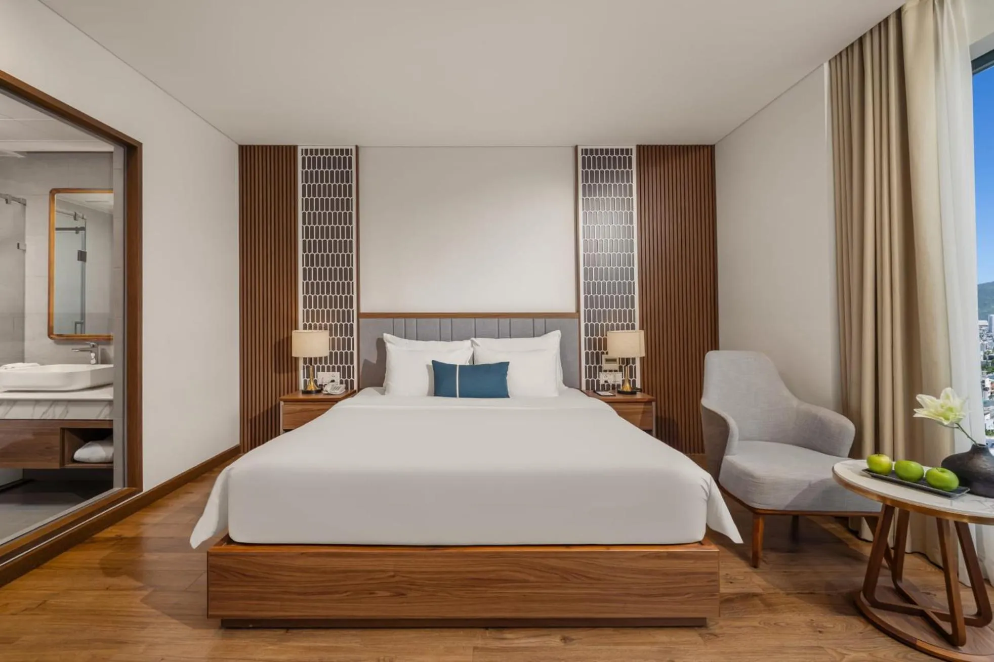 Bed in Peninsula Hotel Danang