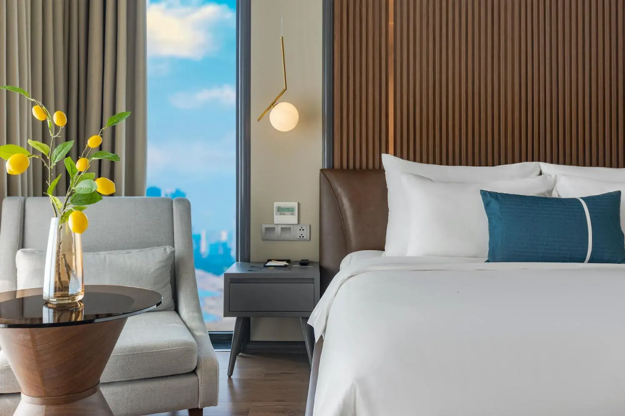 Bed in Peninsula Hotel Danang Bed in Peninsula Hotel Danang