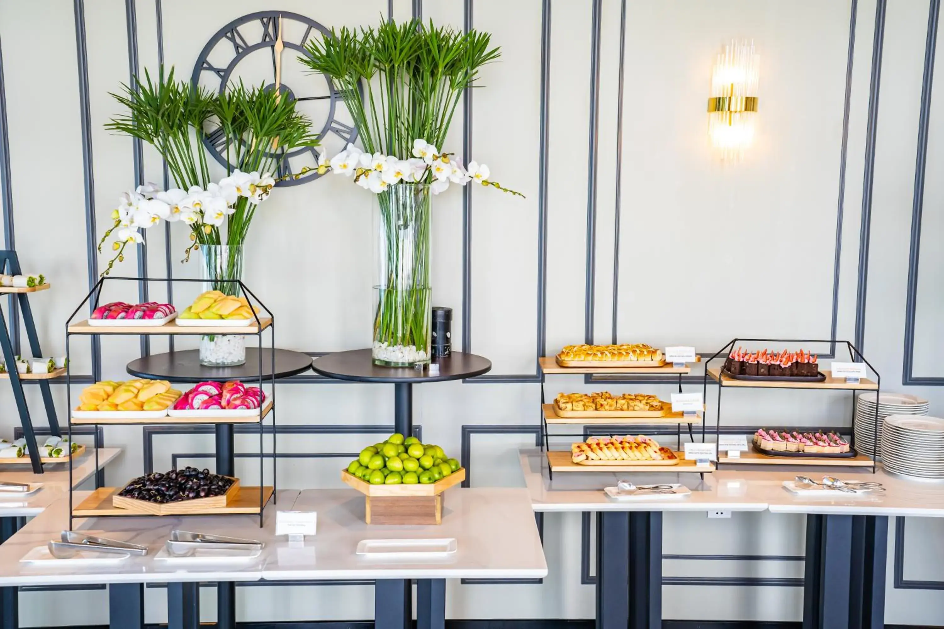 Restaurant/places to eat in Peninsula Hotel Danang Restaurant/places to eat in Peninsula Hotel Danang