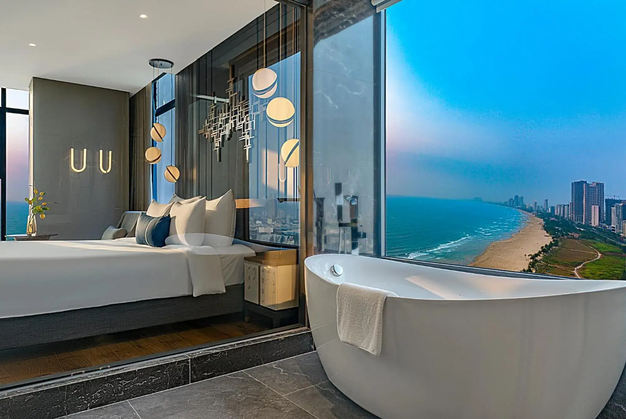 Bed in Peninsula Hotel Danang Bed in Peninsula Hotel Danang