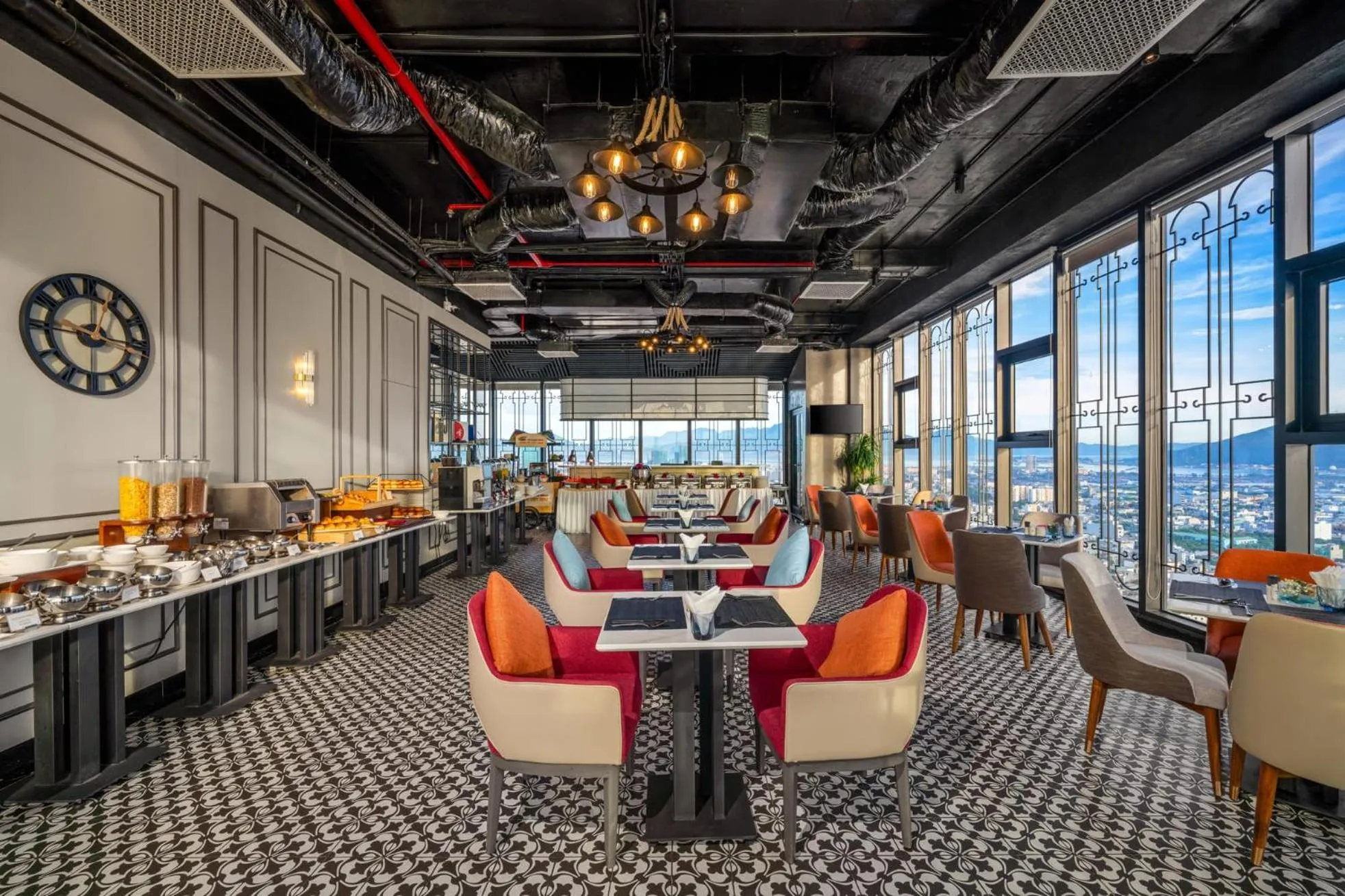 Restaurant/places to eat in Peninsula Hotel Danang