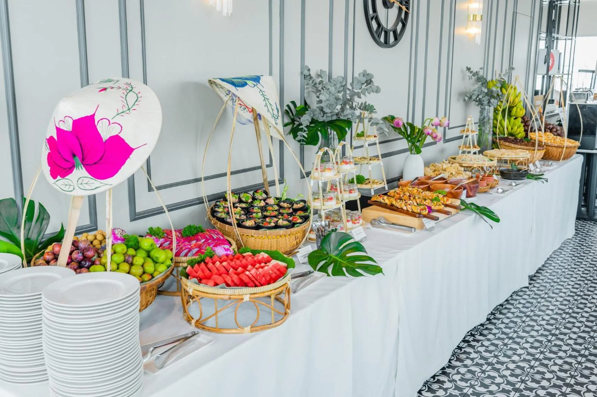 Food and drinks in Peninsula Hotel Danang