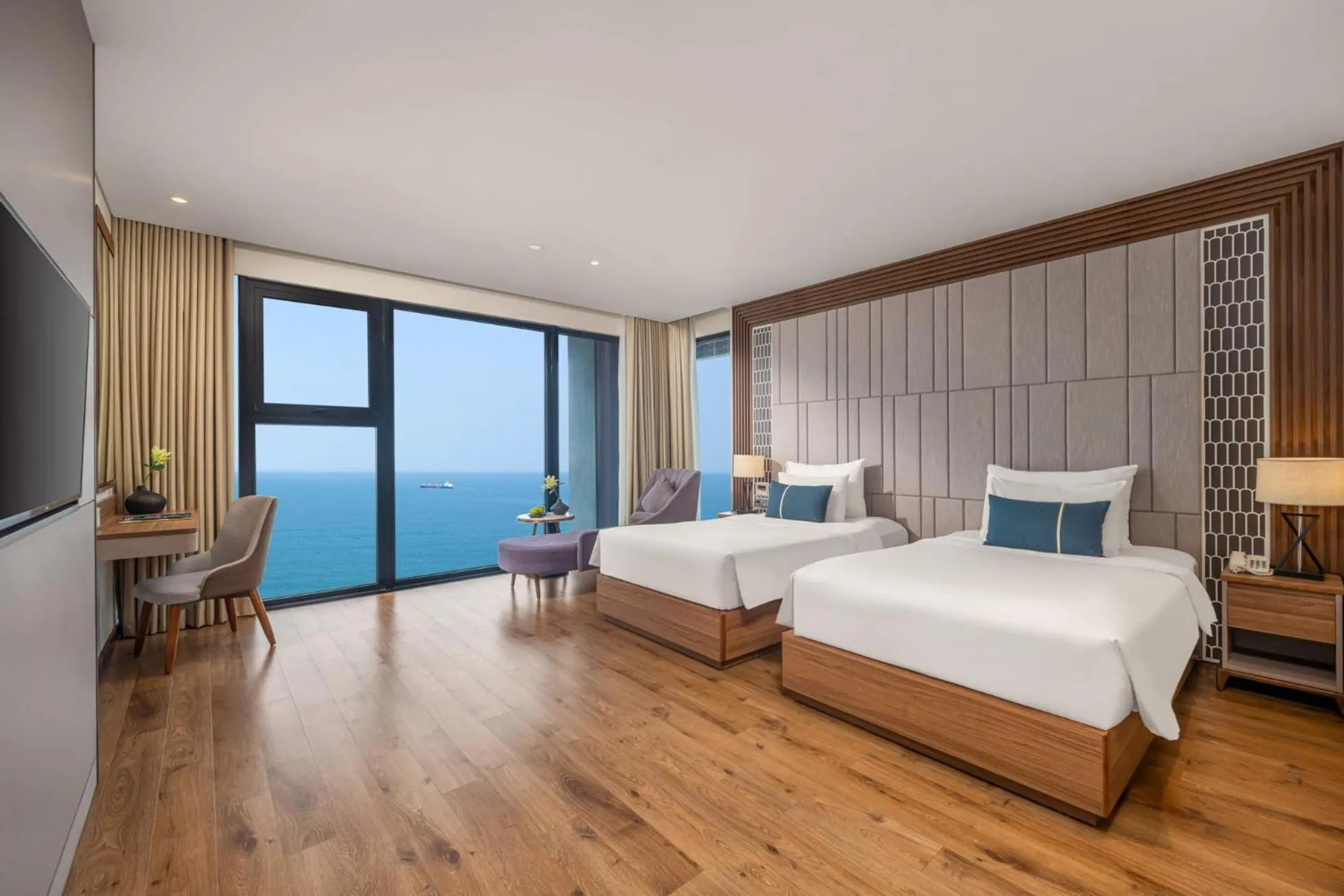 Bedroom, Bed in Peninsula Hotel Danang