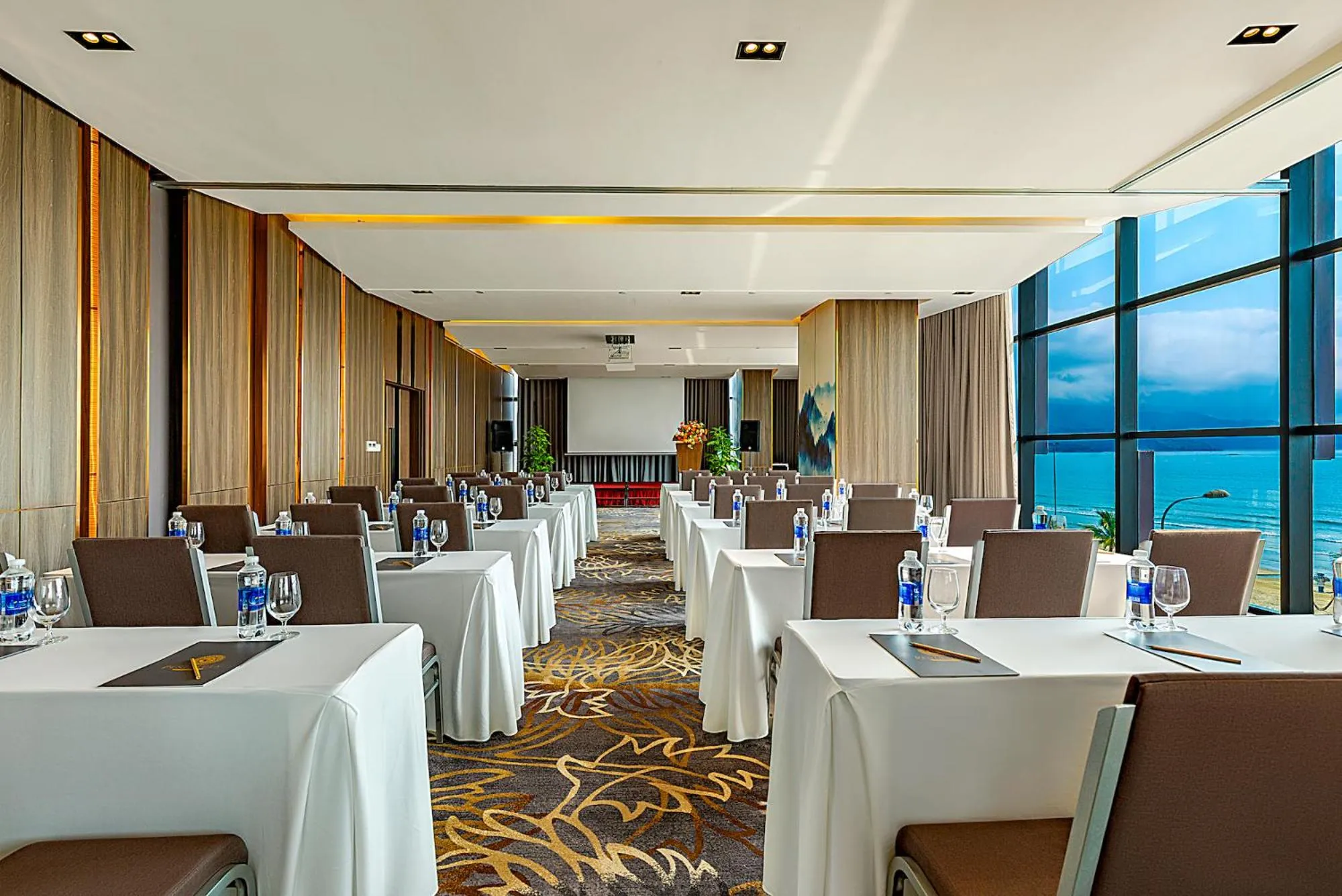 Meeting/conference room in Peninsula Hotel Danang