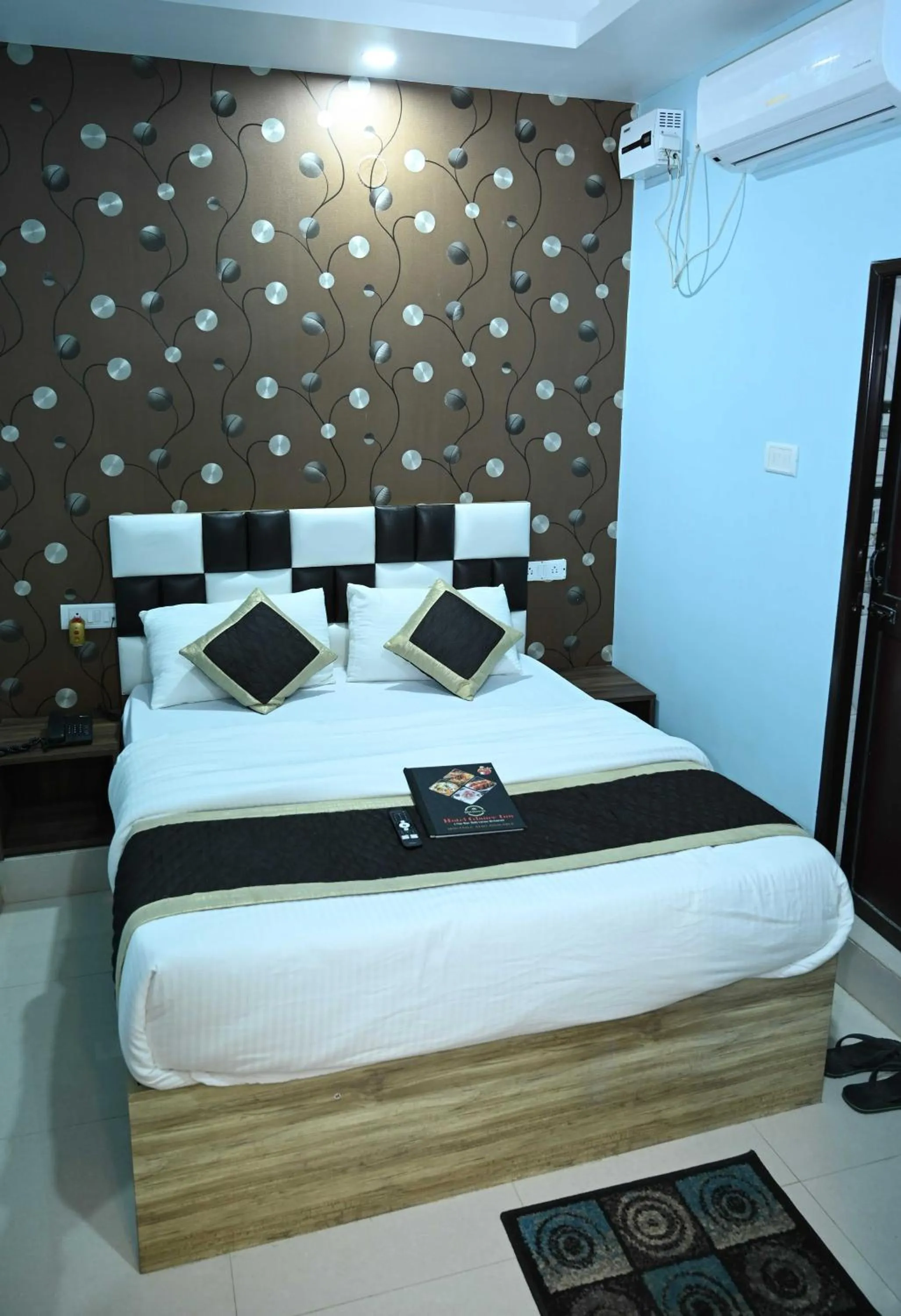 Bedroom, Bed in Super Hotel O Glance Inn