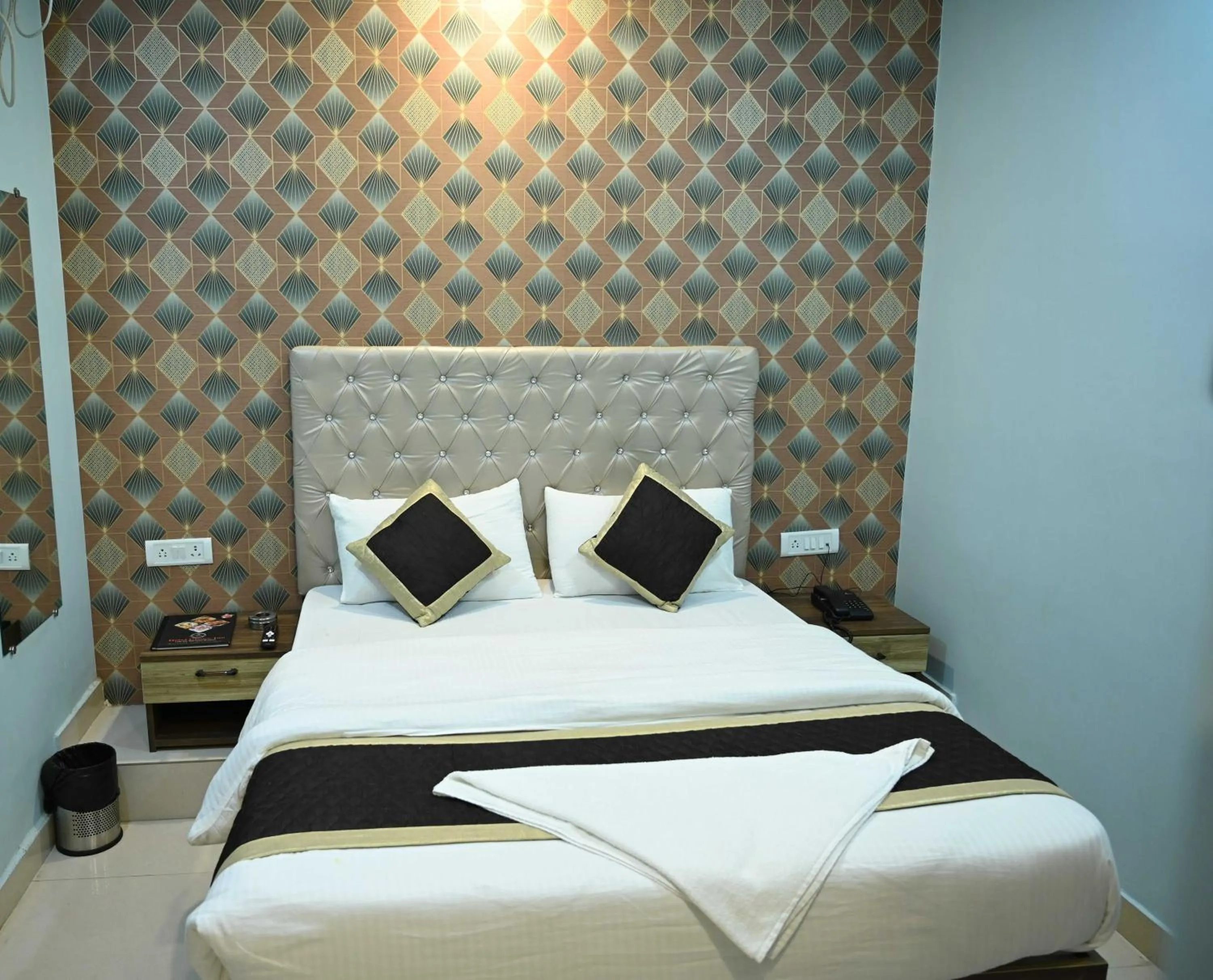 Bedroom, Bed in Super Hotel O Glance Inn