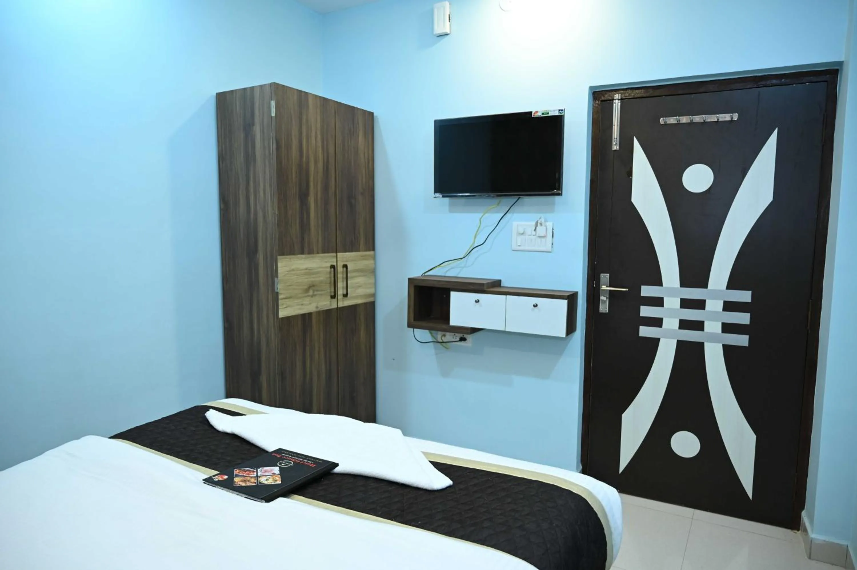 Bedroom, Bed in Super Hotel O Glance Inn