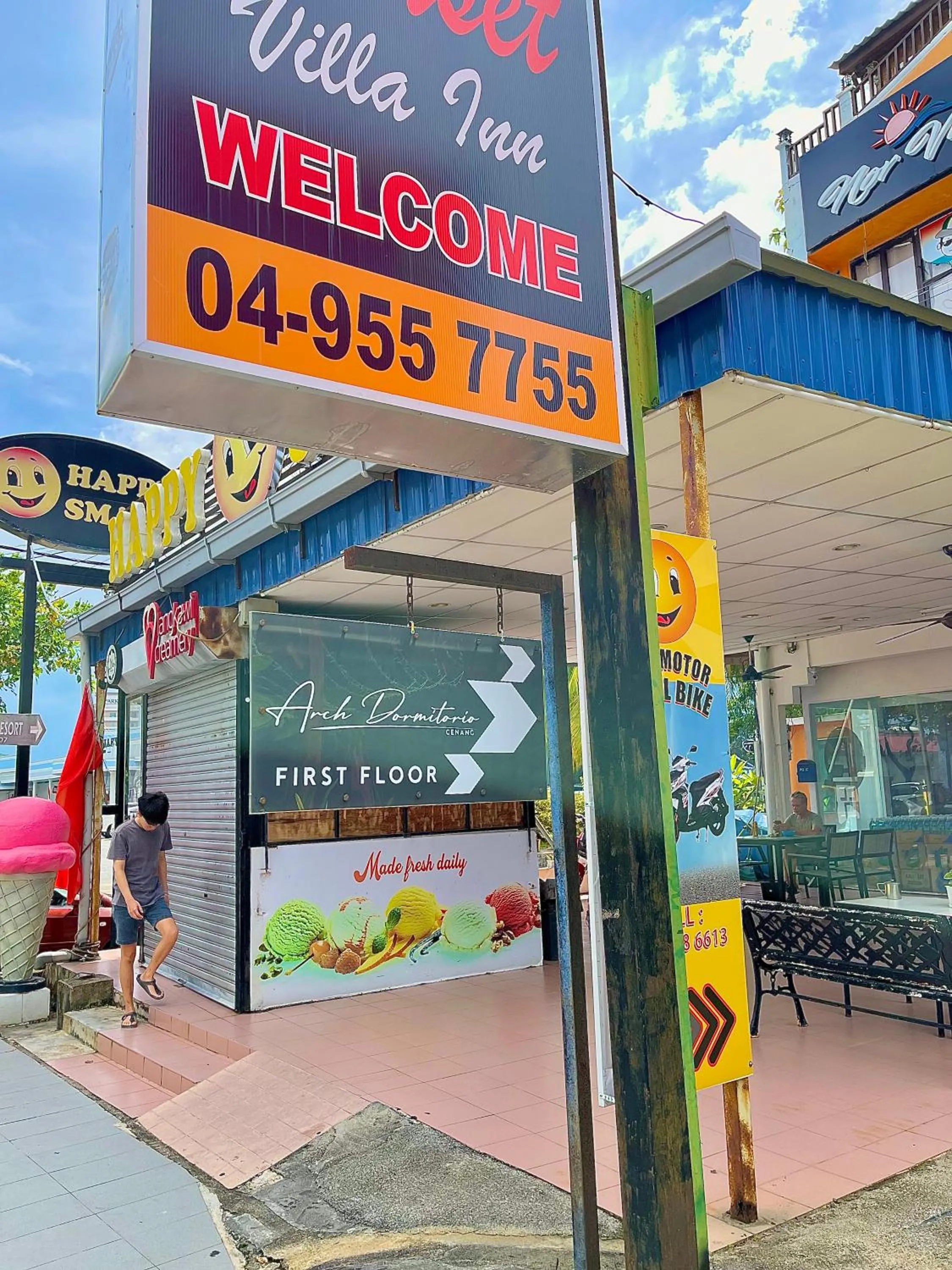 Logo/Certificate/Sign in Arch Dormitorio Cenang