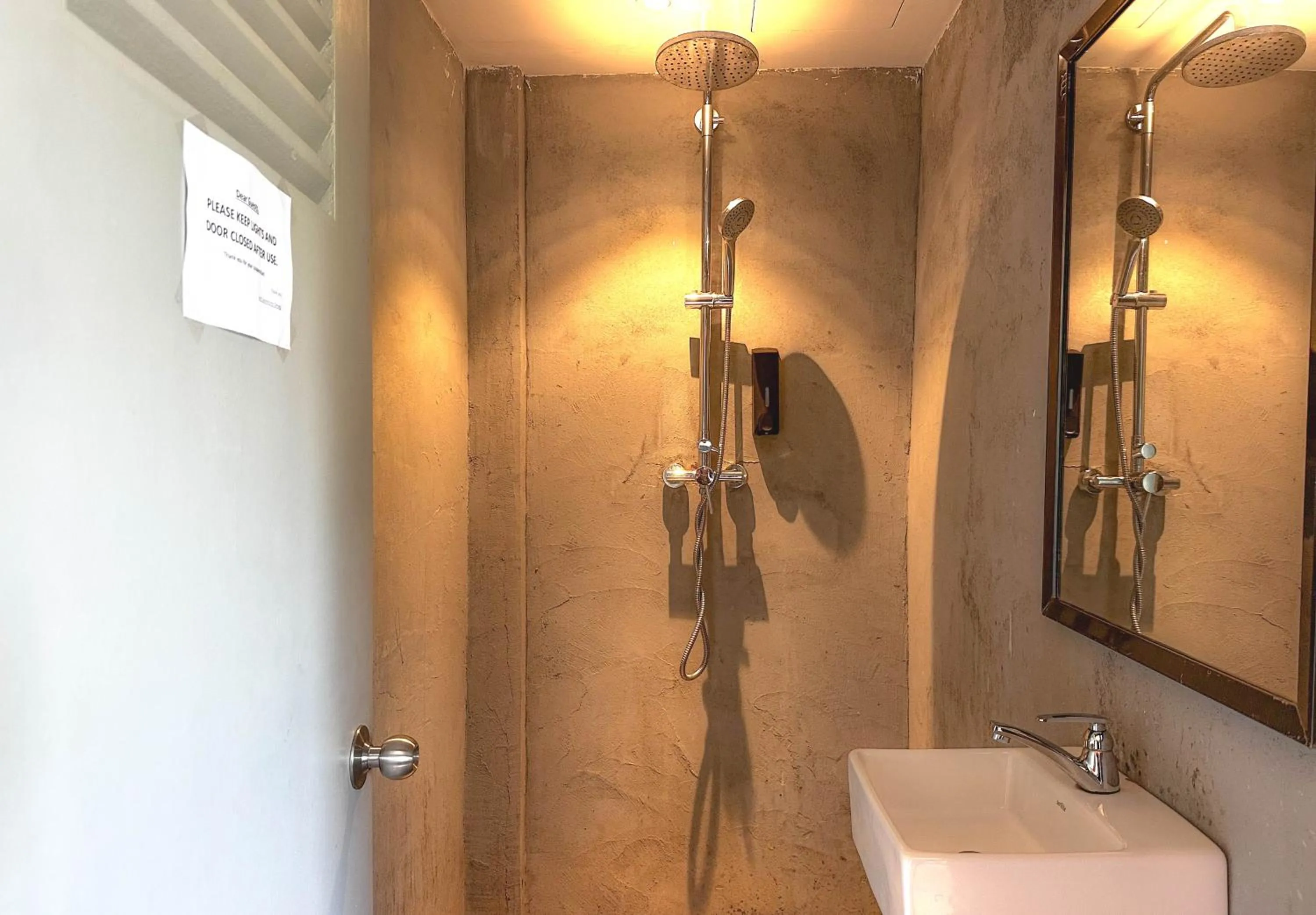 Shower in Arch Dormitorio Cenang