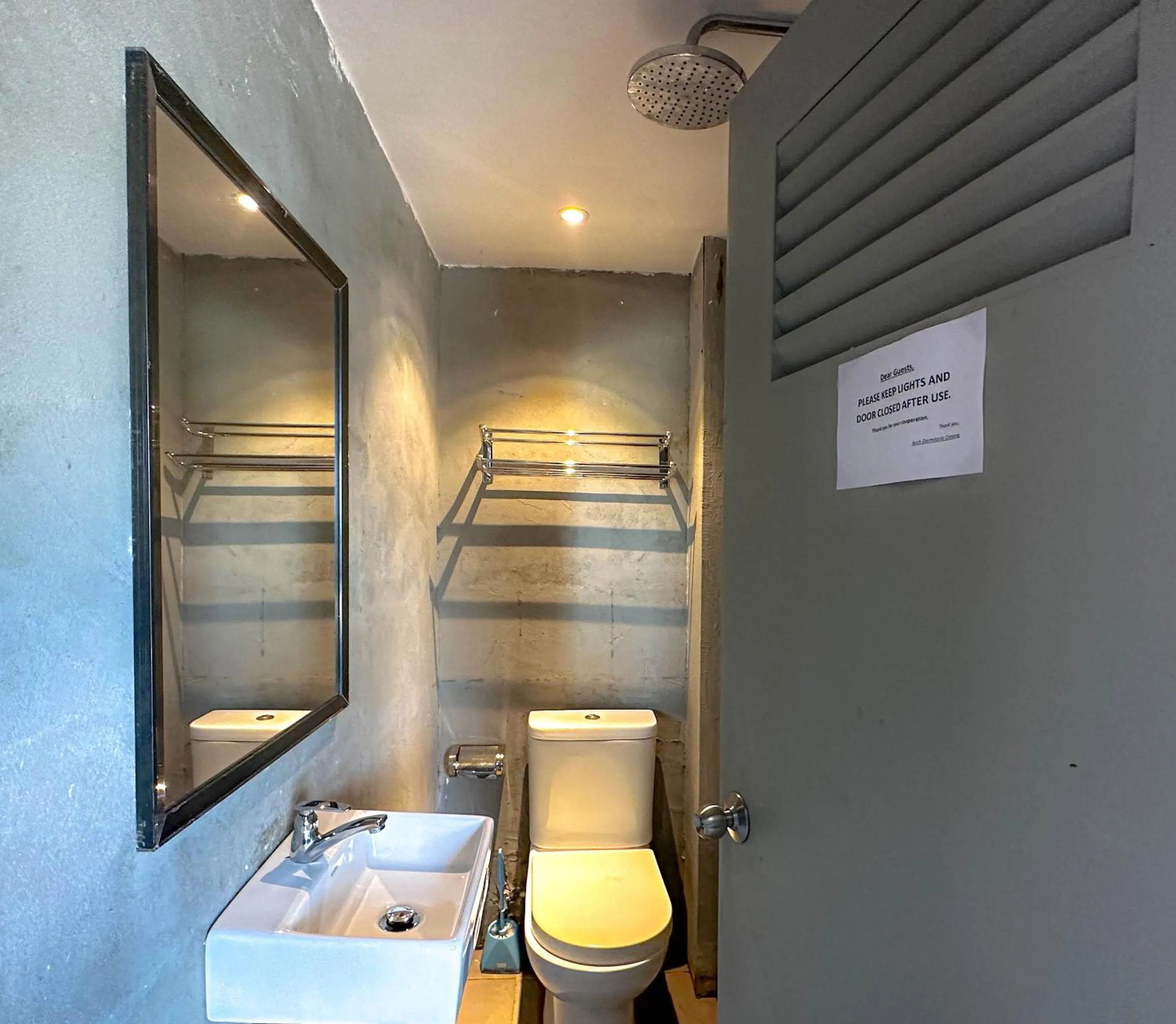 Shower in Arch Dormitorio Cenang