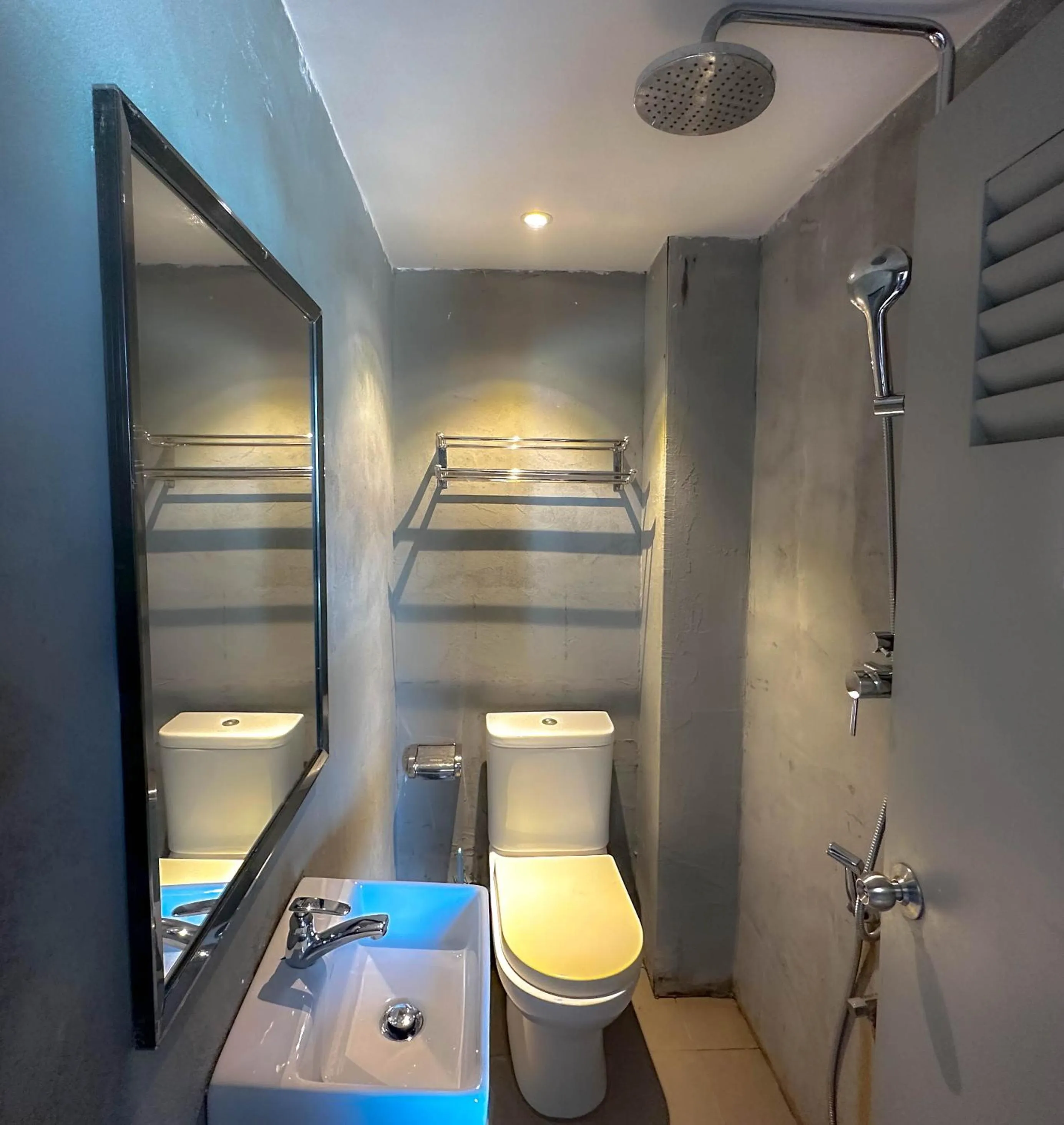 Shower in Arch Dormitorio Cenang