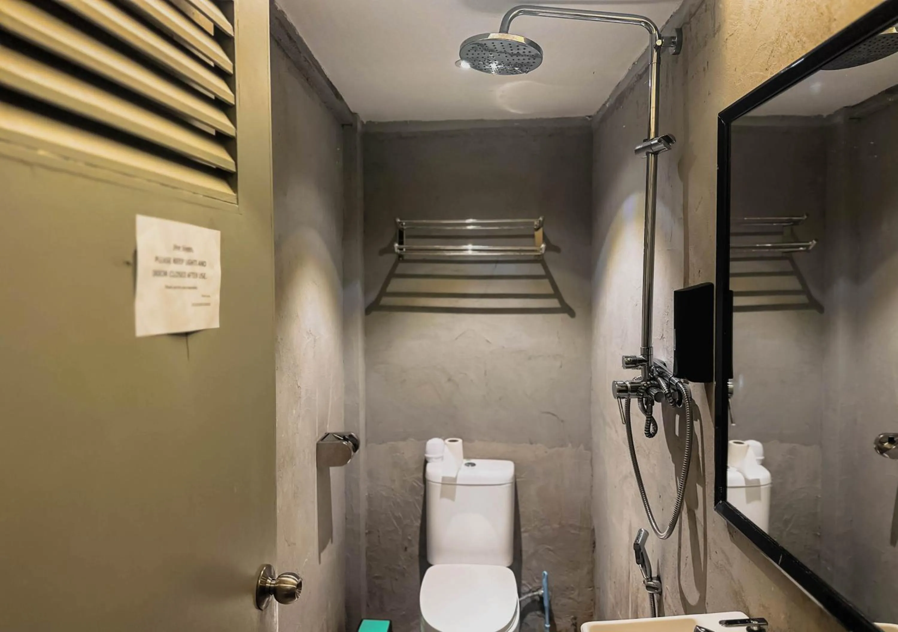 Shower in Arch Dormitorio Cenang