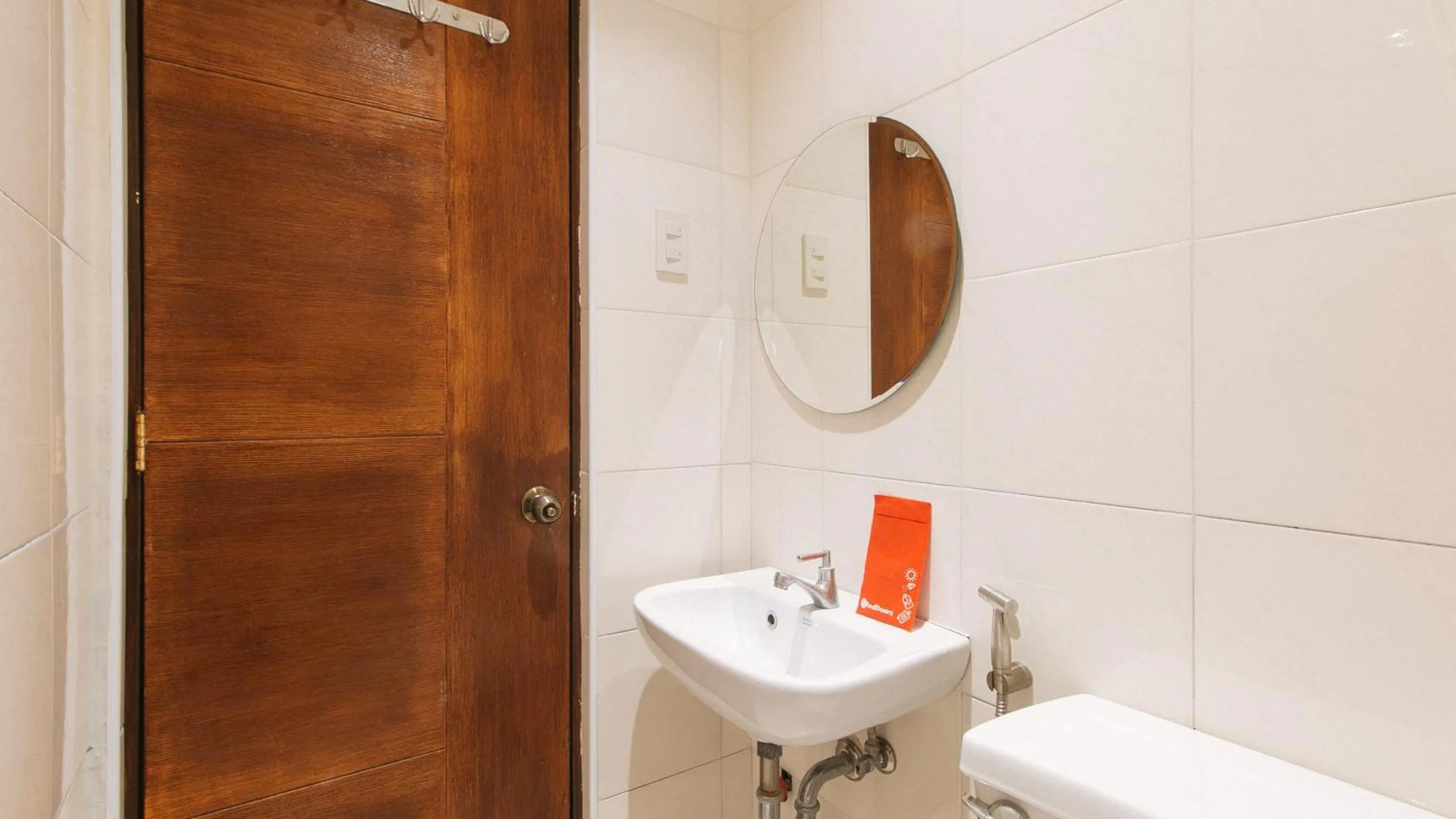 Bathroom in RedDoorz at Laiya Vivo Hotel Batangas