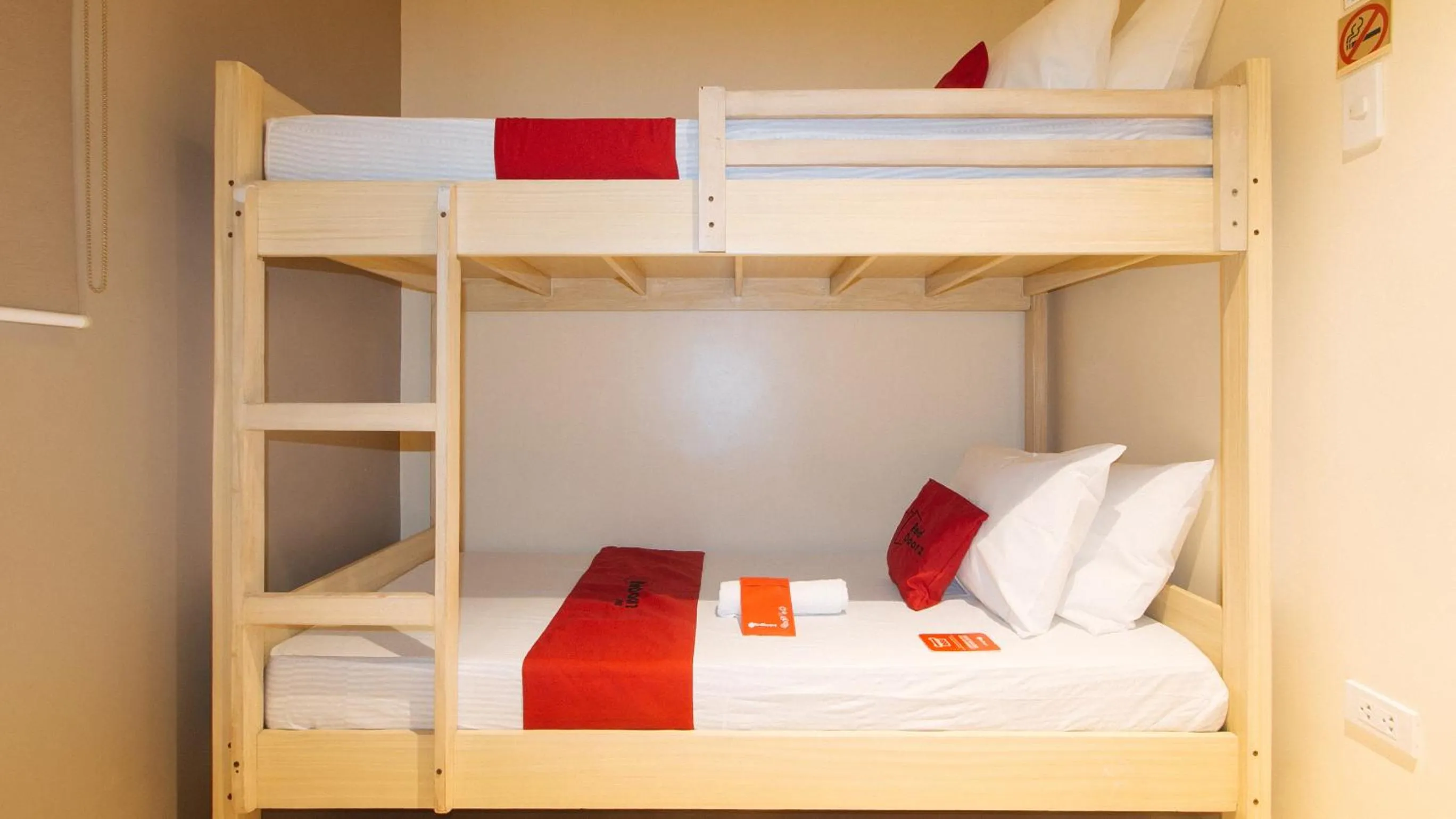 bunk bed, Bed in RedDoorz at Laiya Vivo Hotel Batangas
