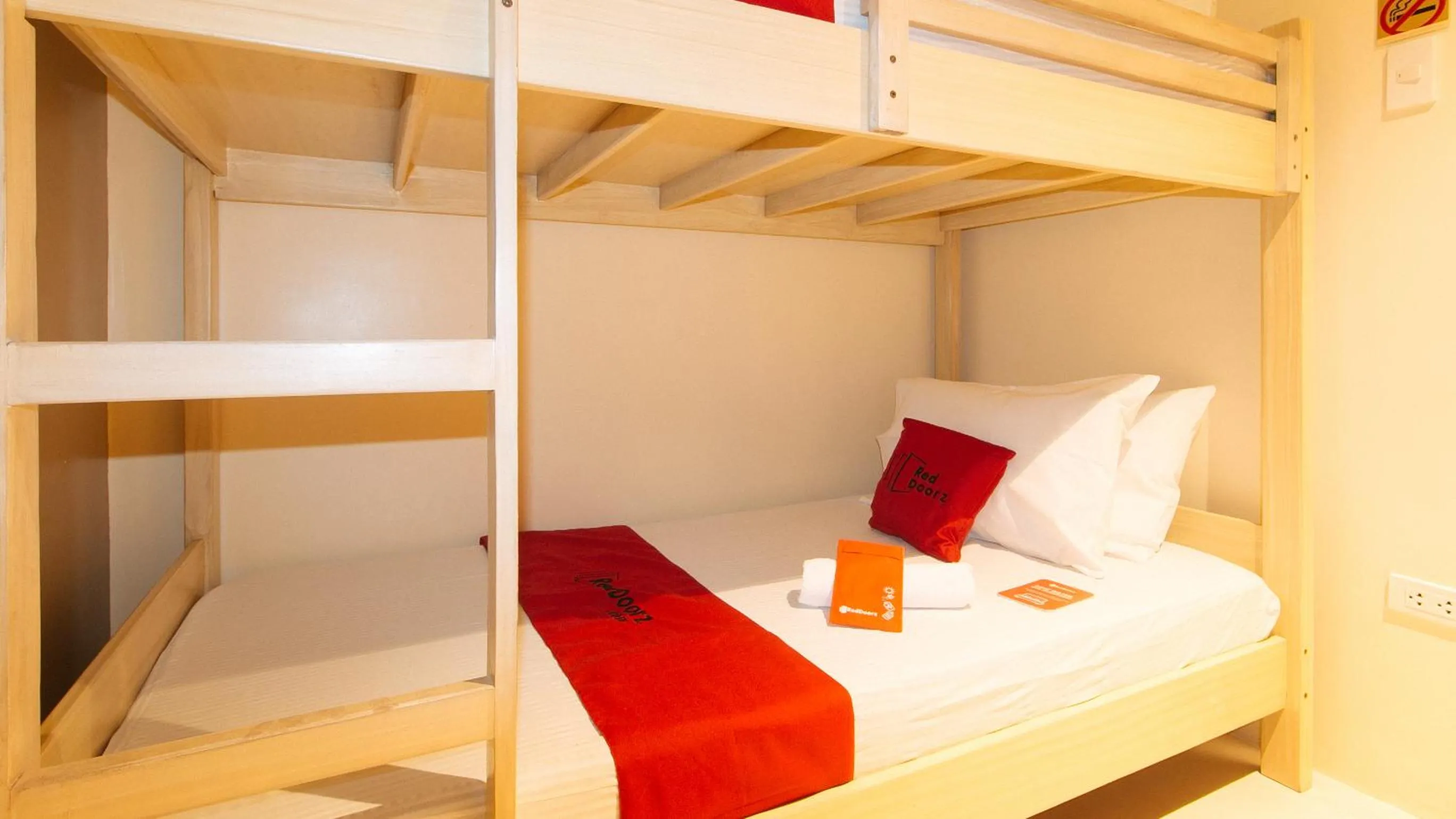 bunk bed, Bed in RedDoorz at Laiya Vivo Hotel Batangas