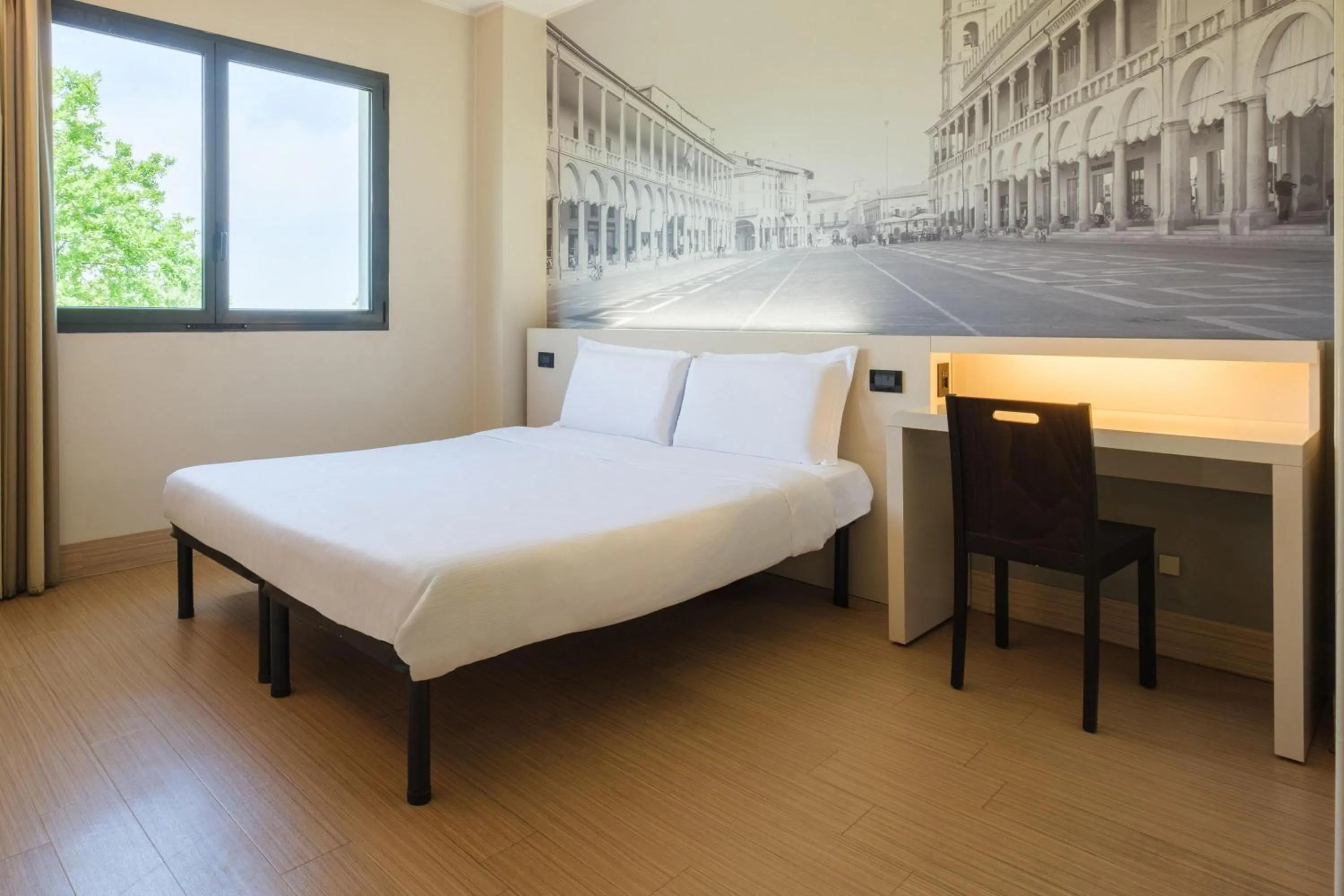 Photo of the whole room, Bed in B&B Hotel Faenza