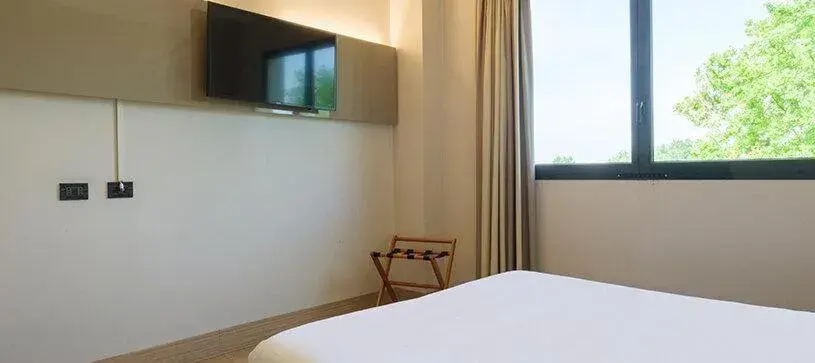 Photo of the whole room, Bed in B&B Hotel Faenza Photo of the whole room, Bed in B&B Hotel Faenza