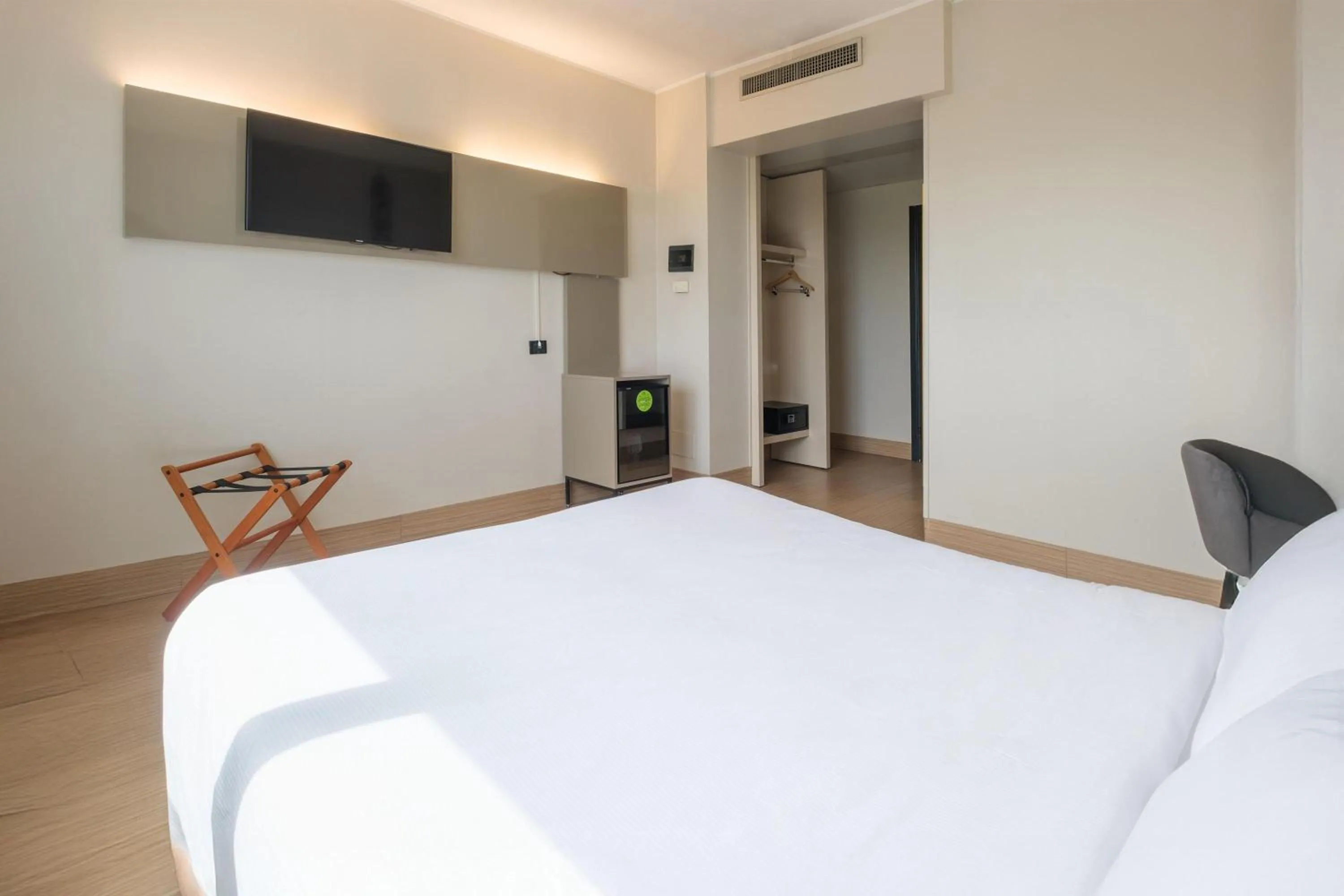 Photo of the whole room, Bed in B&B Hotel Faenza