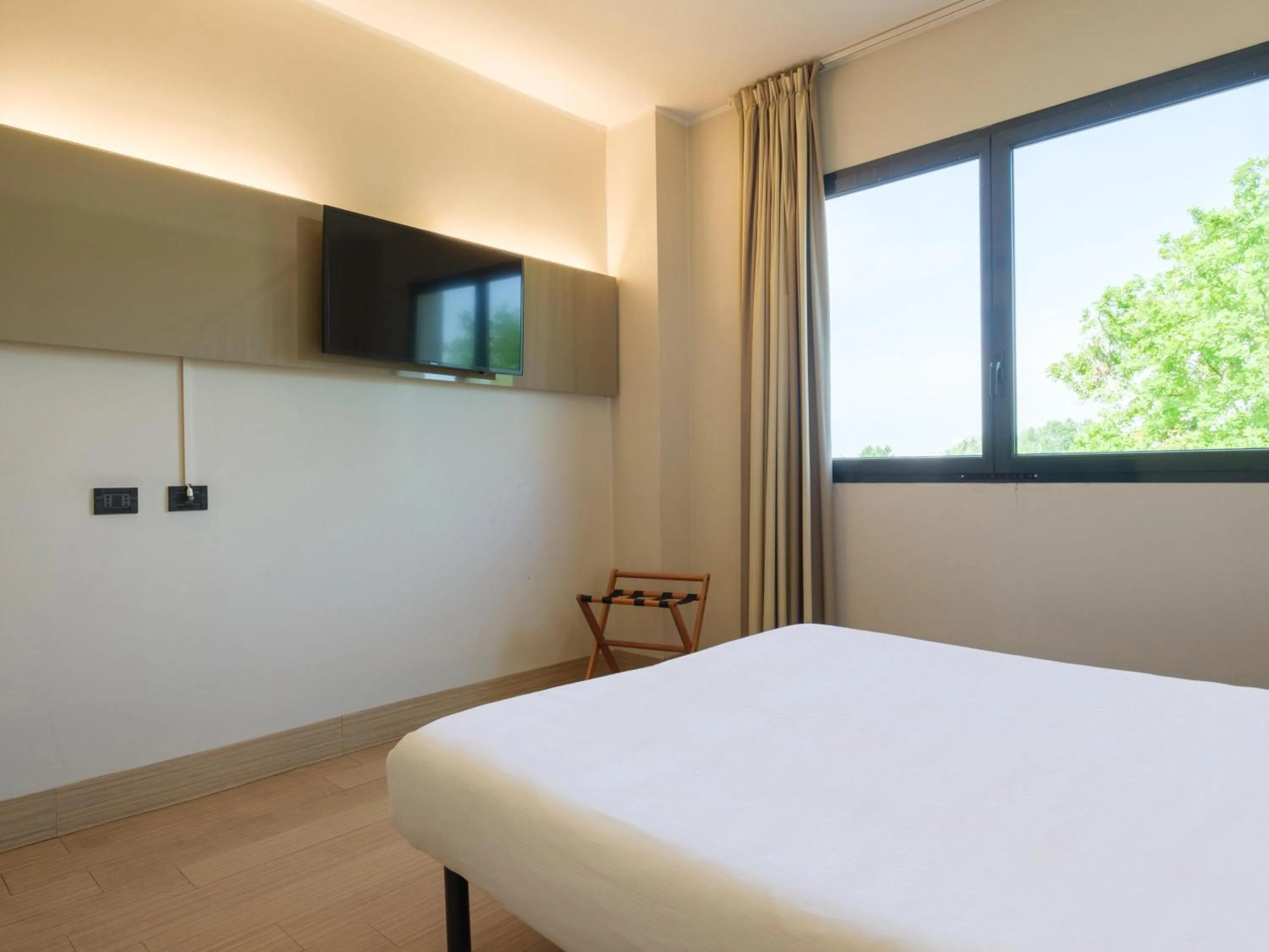 Photo of the whole room, Bed in B&B Hotel Faenza