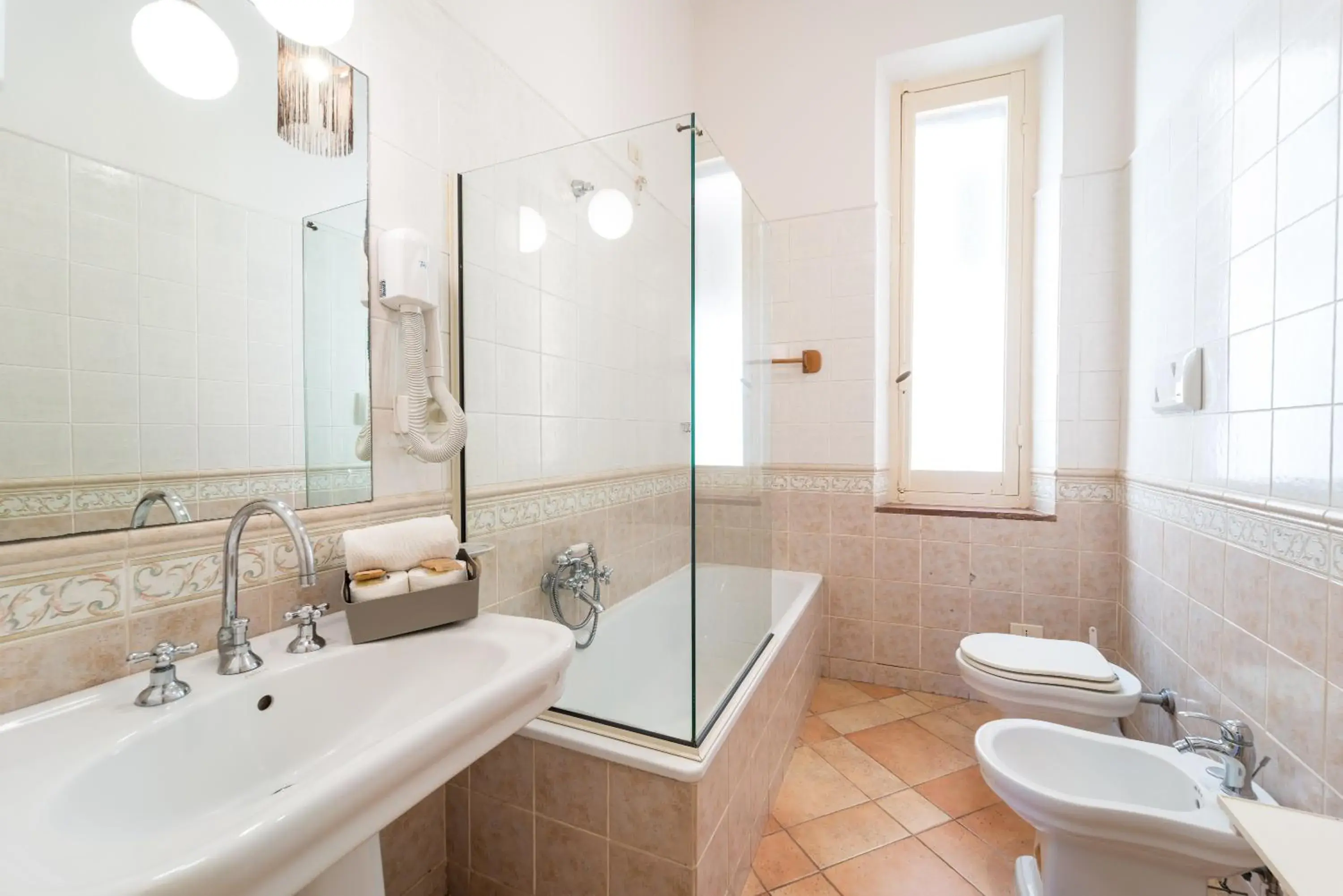 Bathroom in Palau Marco Polo Bathroom in Palau Marco Polo