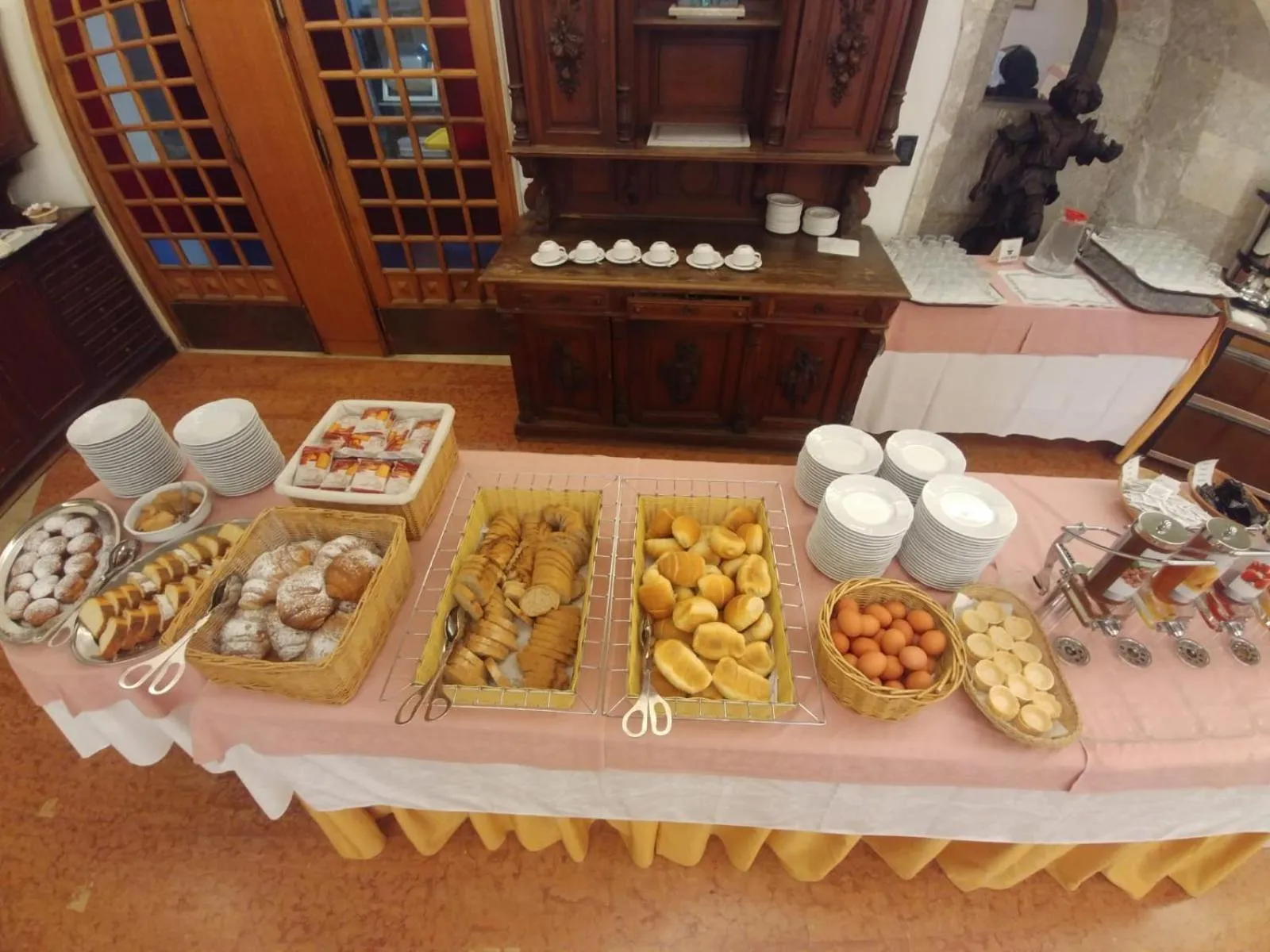 Breakfast in Hotel Vello d'Oro