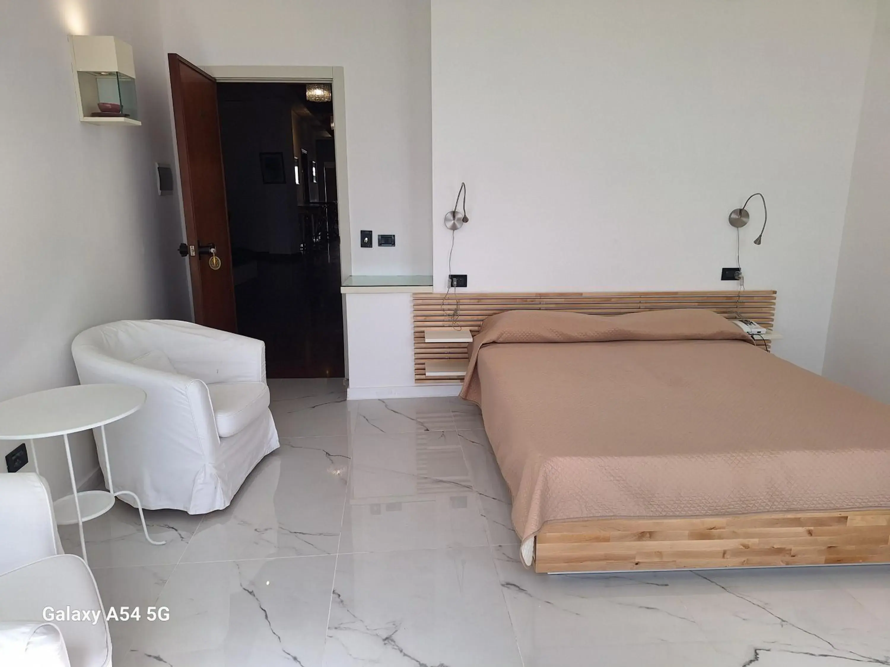 Bed in Hotel Vello d'Oro Bed in Hotel Vello d'Oro